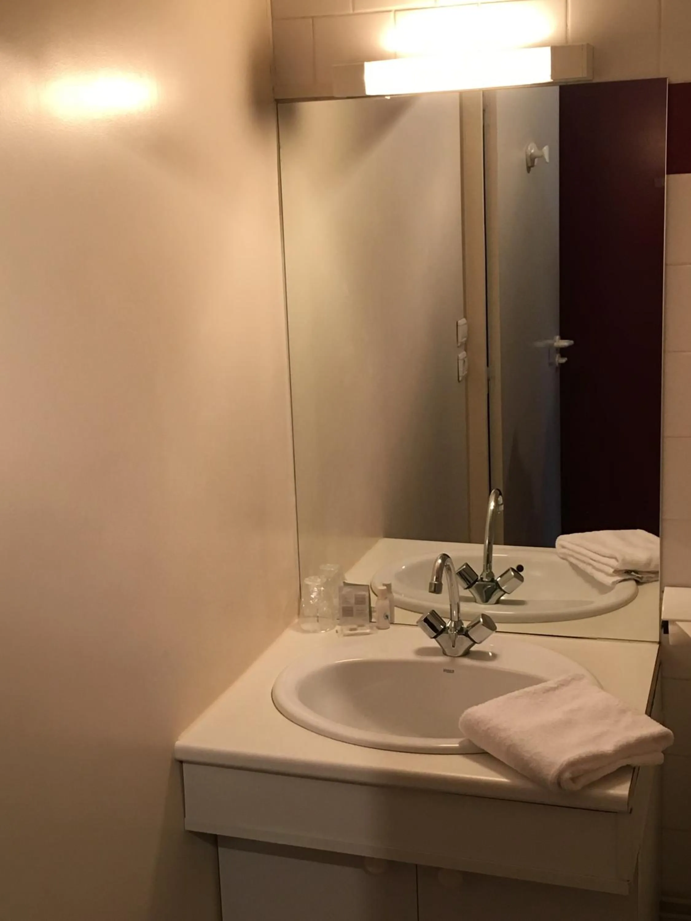 Bathroom in Hotel Lyon Sud, Pierre Benite, St Genis Laval