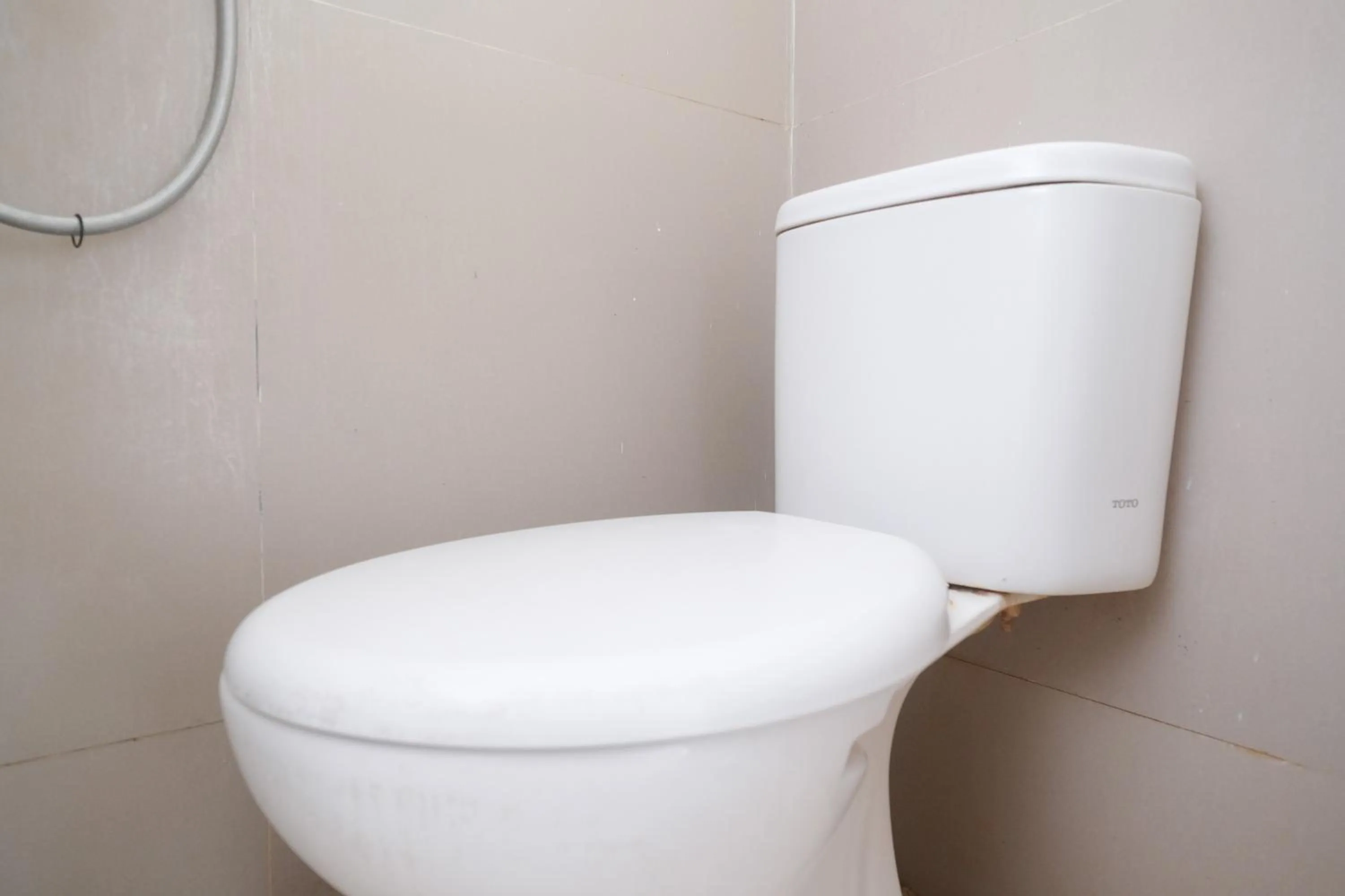 Bathroom in RedDoorz at Putri Syariah Brebes