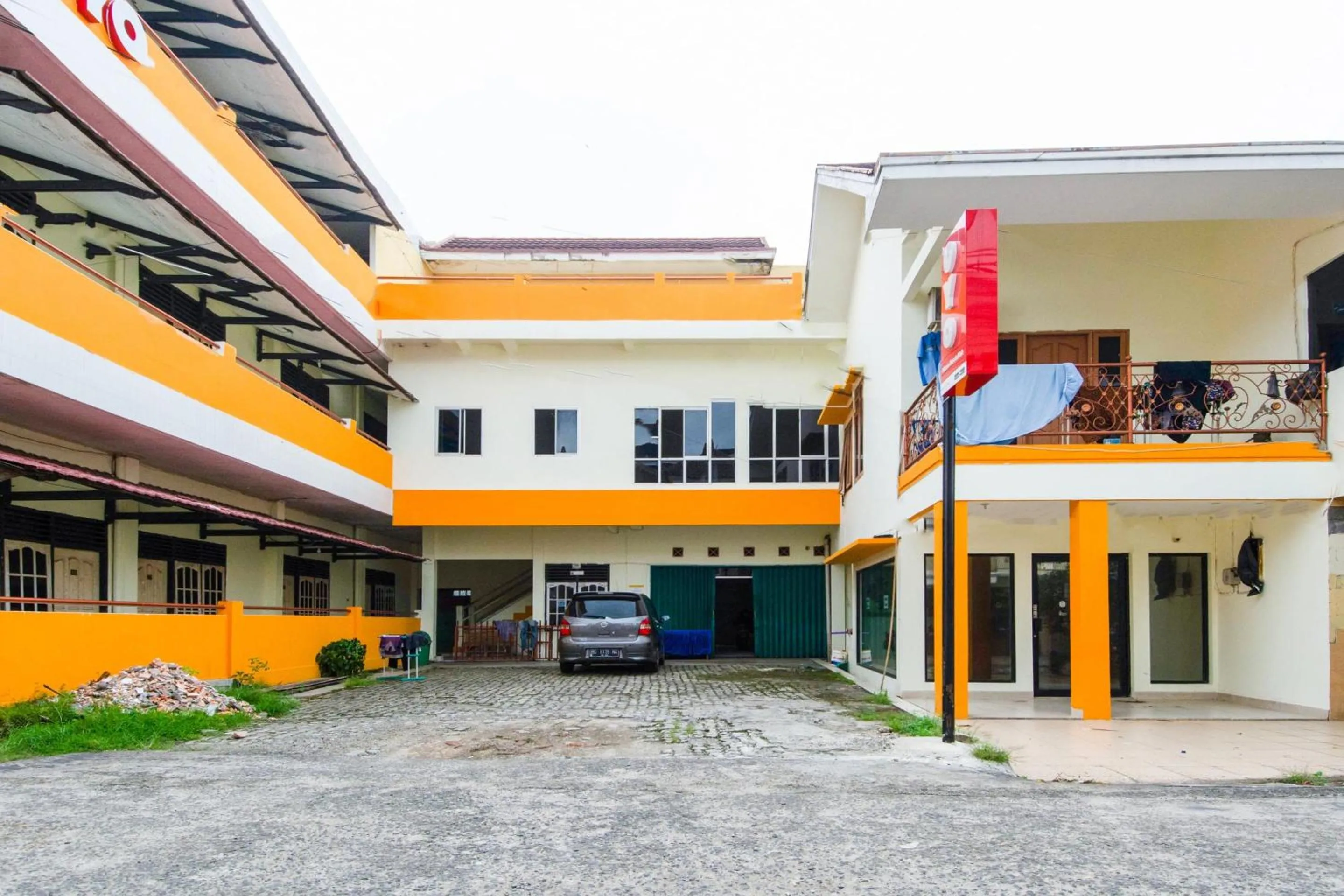 Facade/entrance in OYO 2025 Wisma Musdalifa