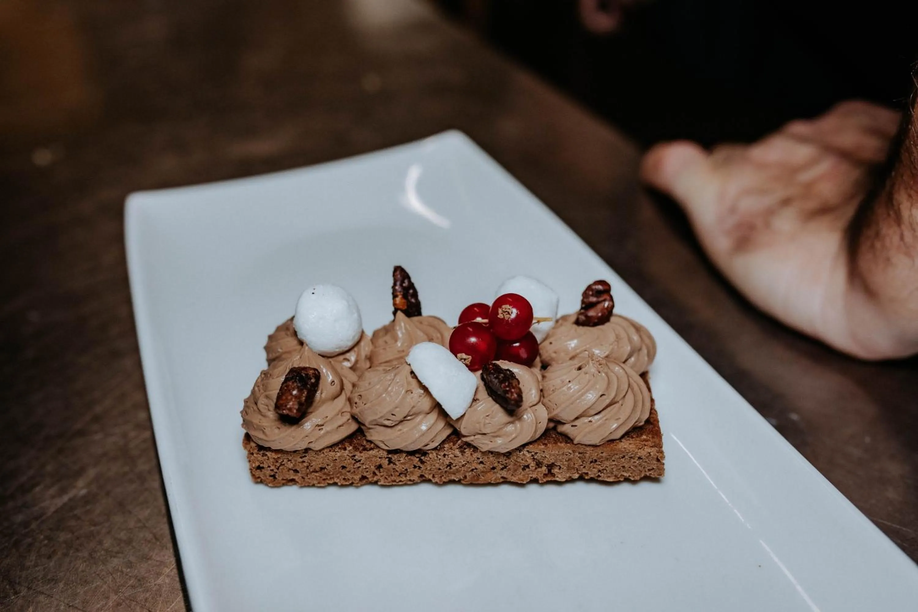 Restaurant/places to eat in Hôtel De France