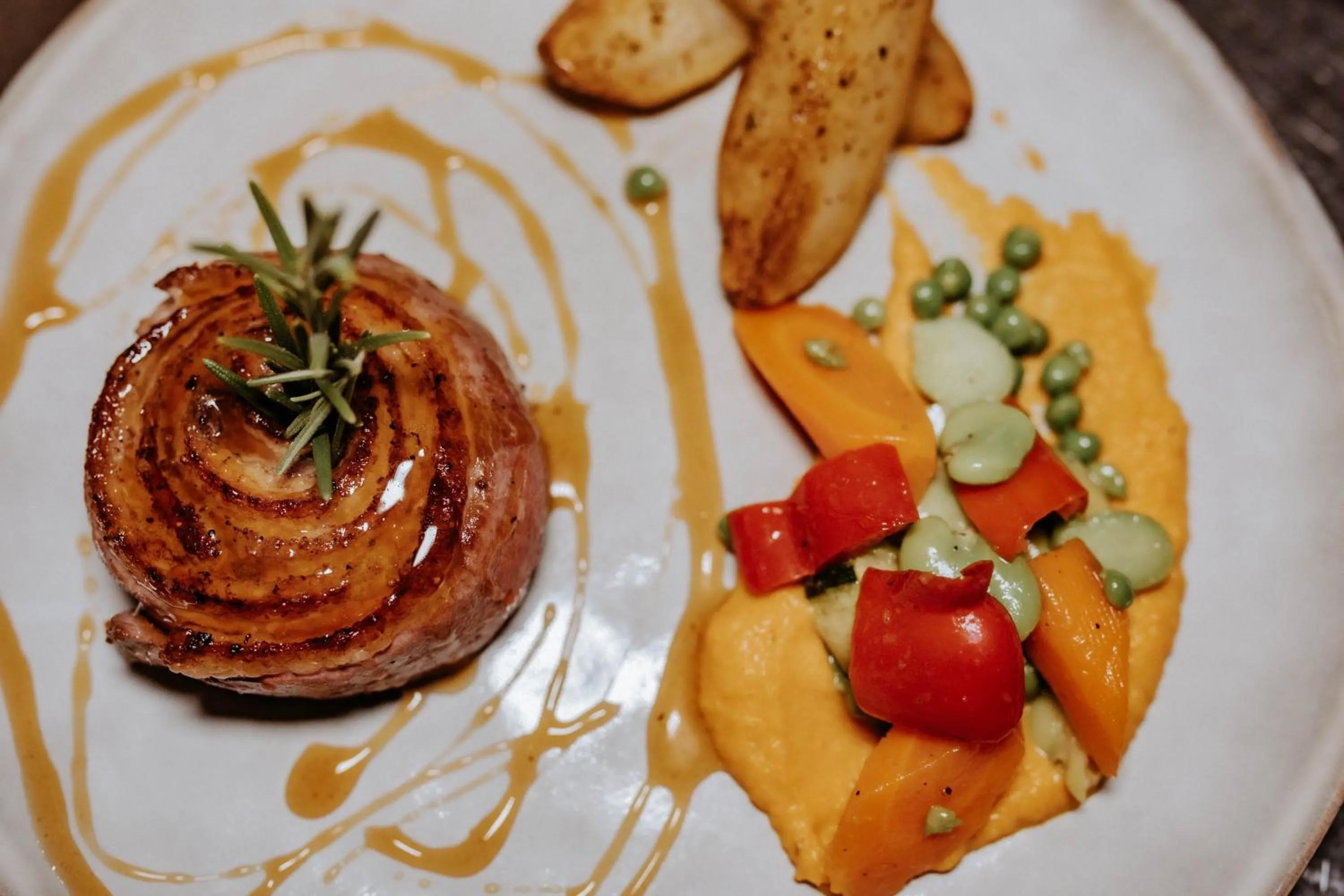 Restaurant/places to eat in Hôtel De France