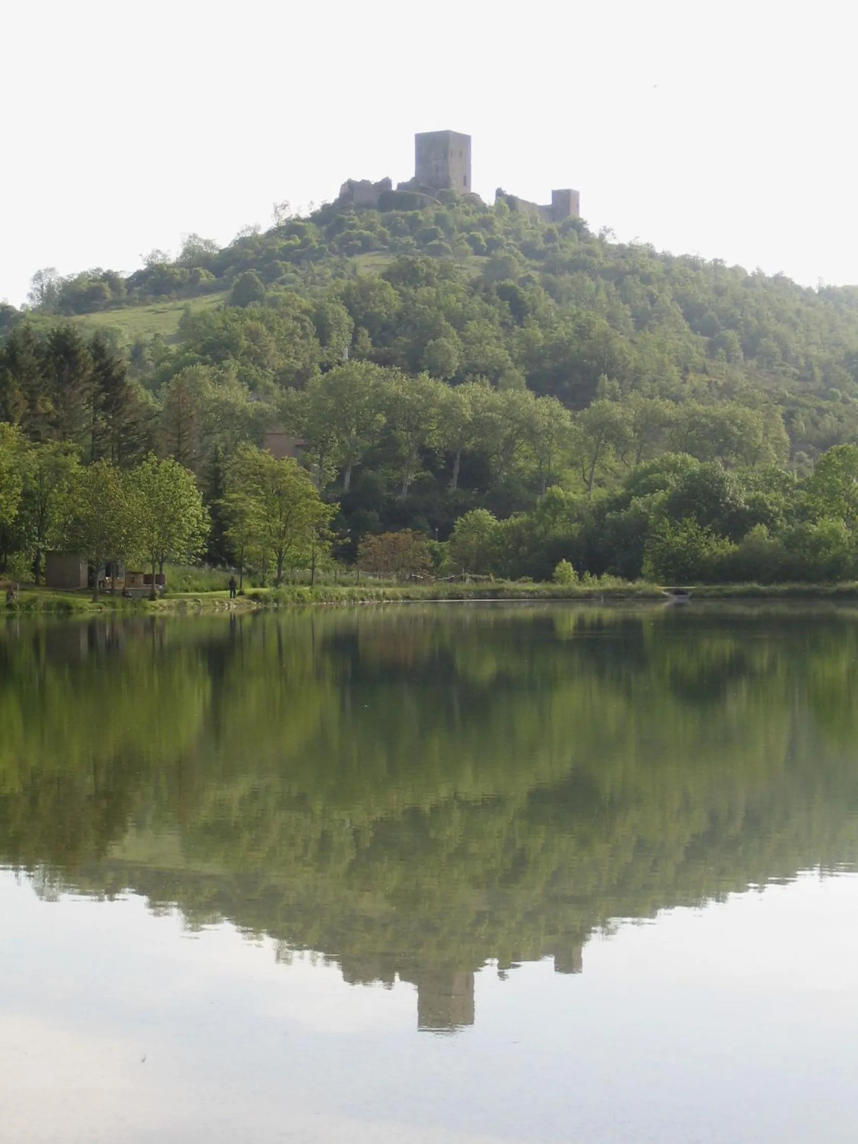 Nearby landmark in Hôtel De France