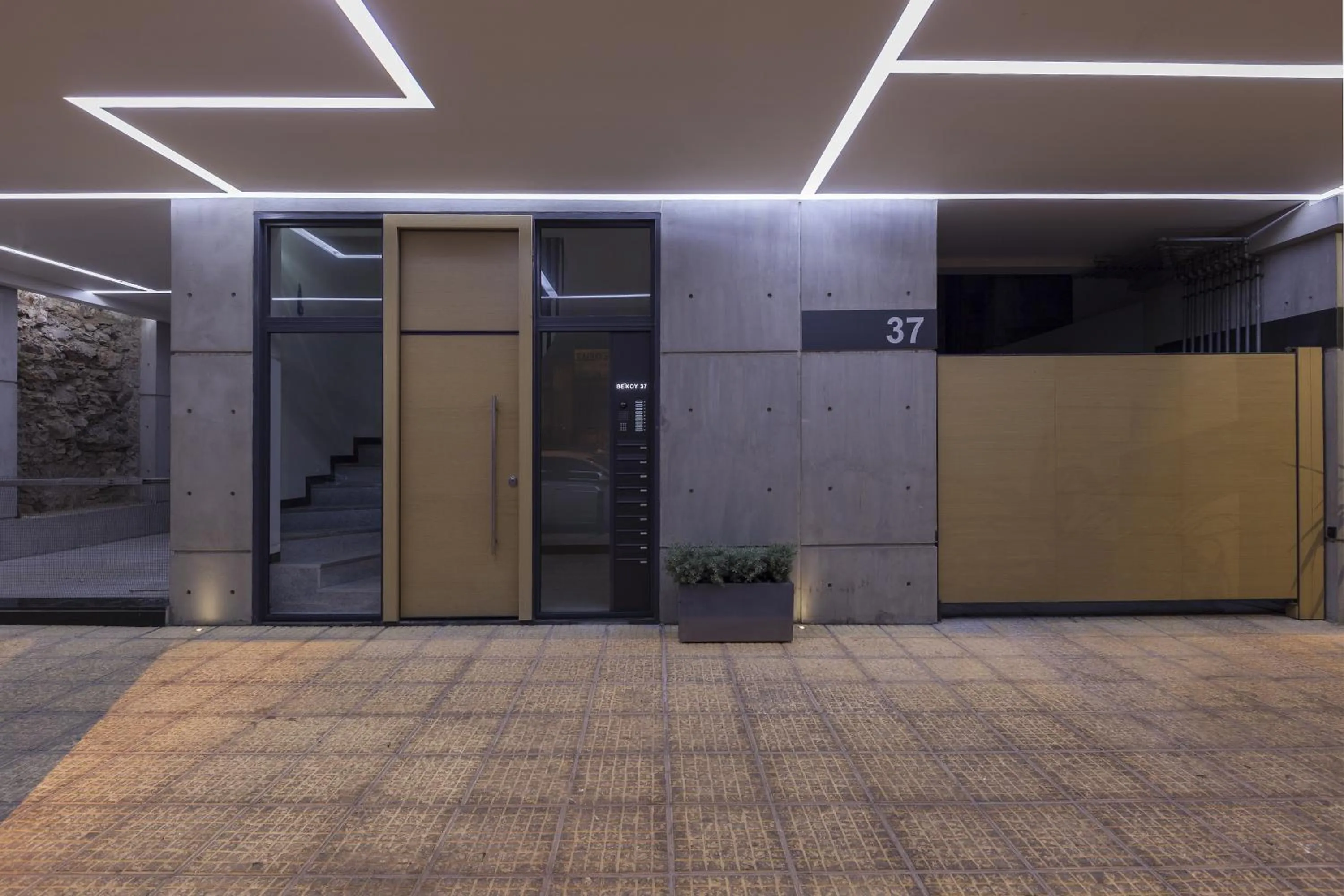 Facade/entrance in Urban Stripes Athens