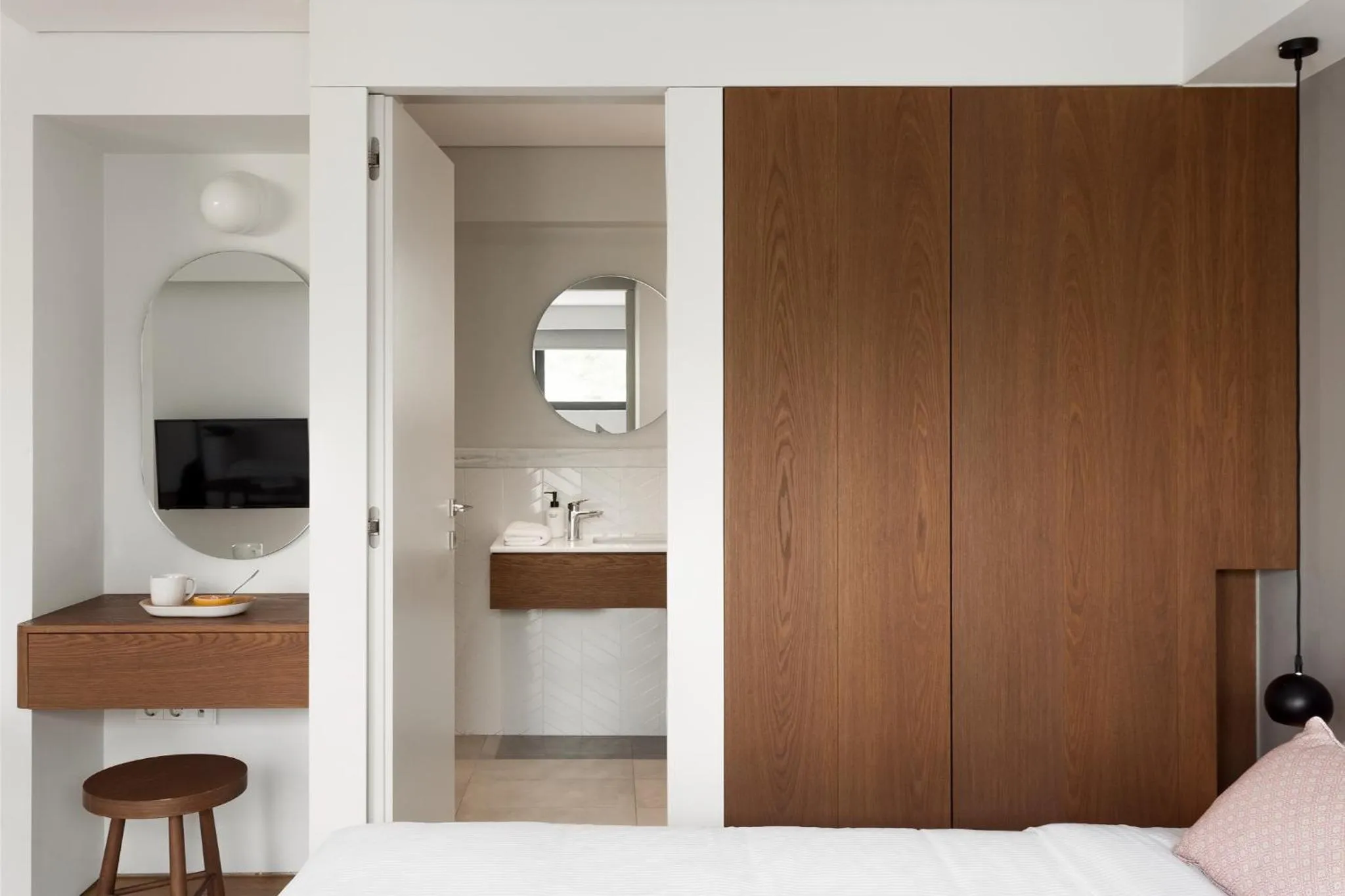 Bed in Urban Stripes Athens