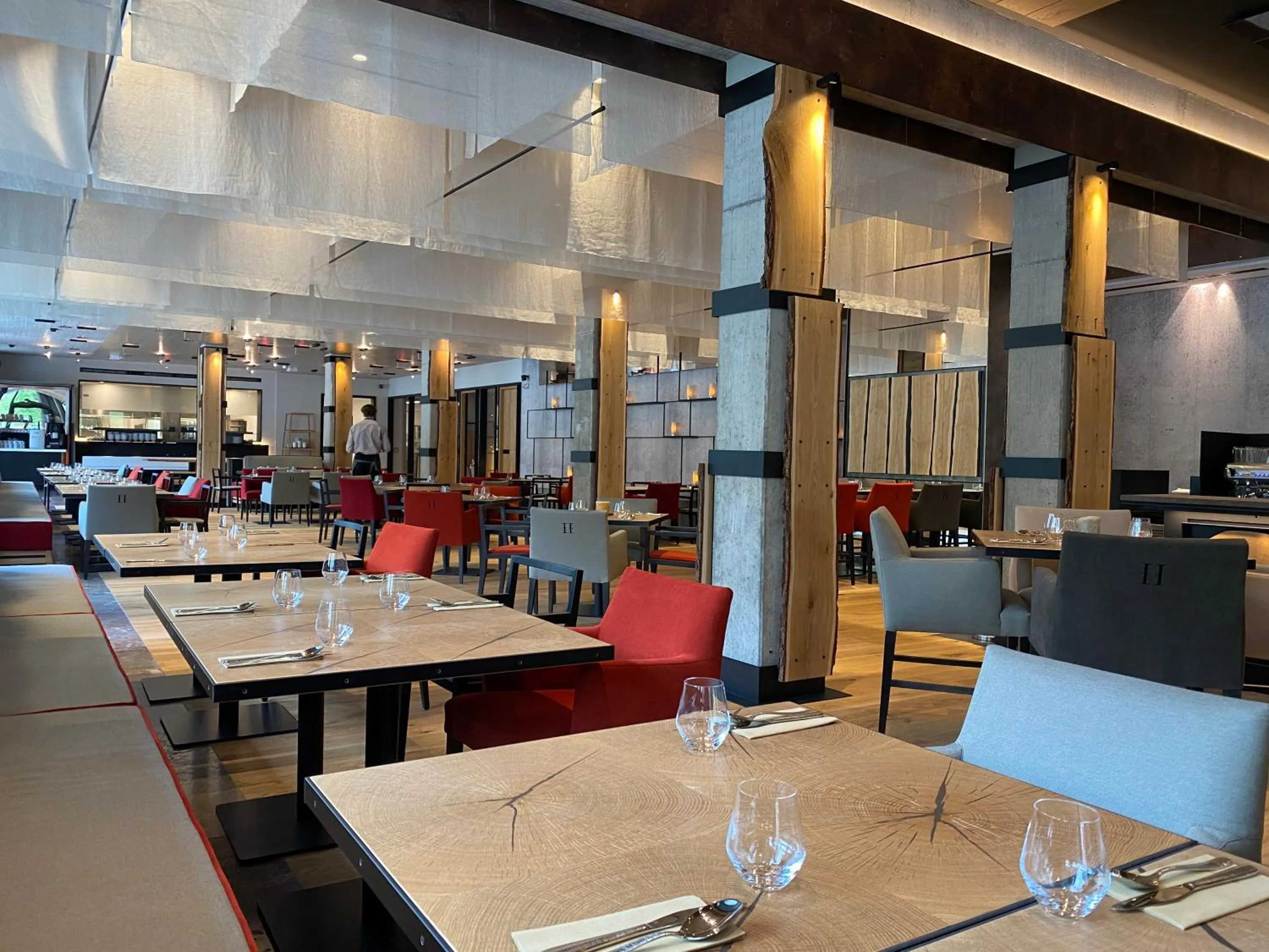 Restaurant/places to eat in Grand Hotel Hradec