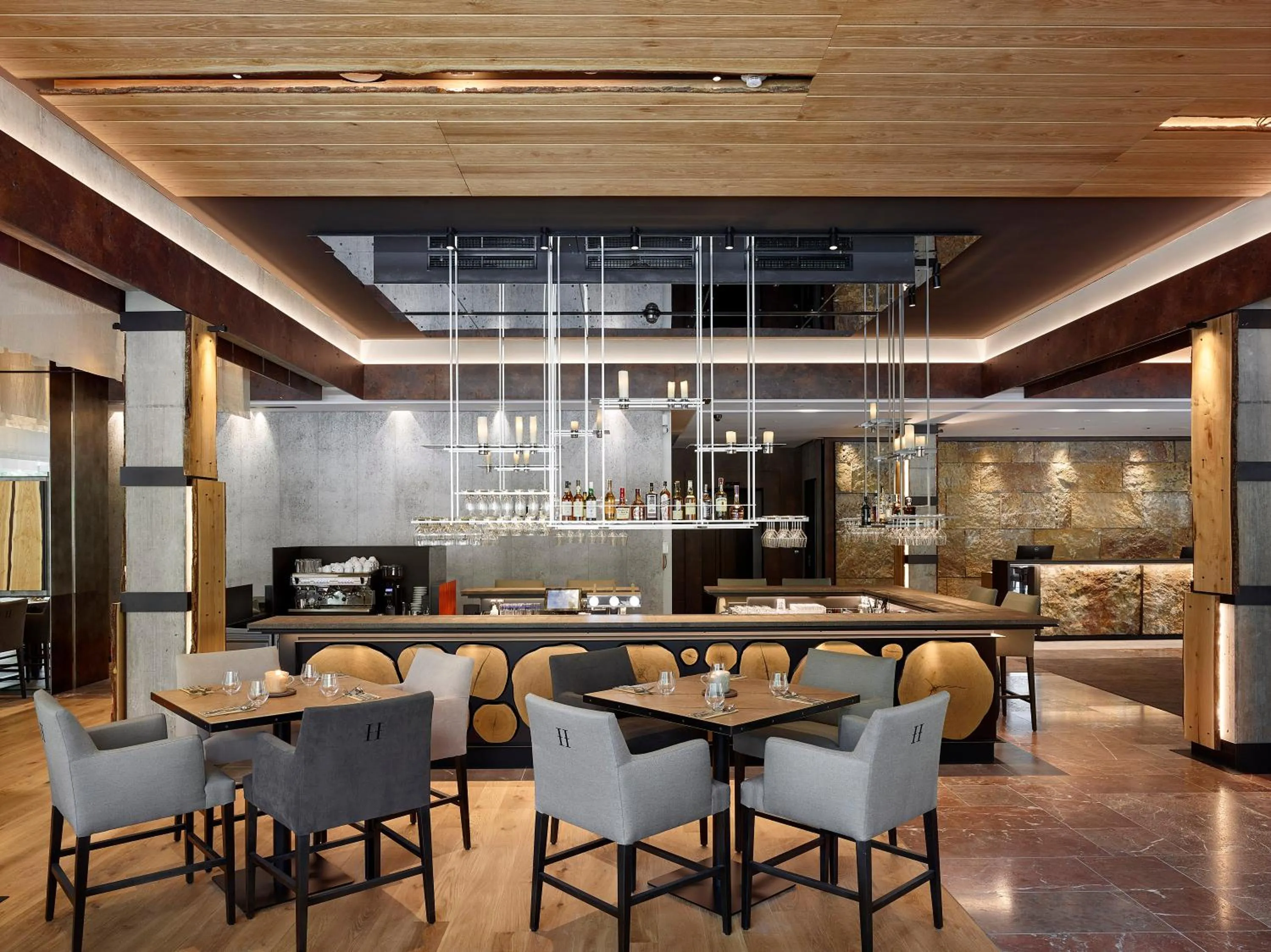 Restaurant/places to eat in Grand Hotel Hradec