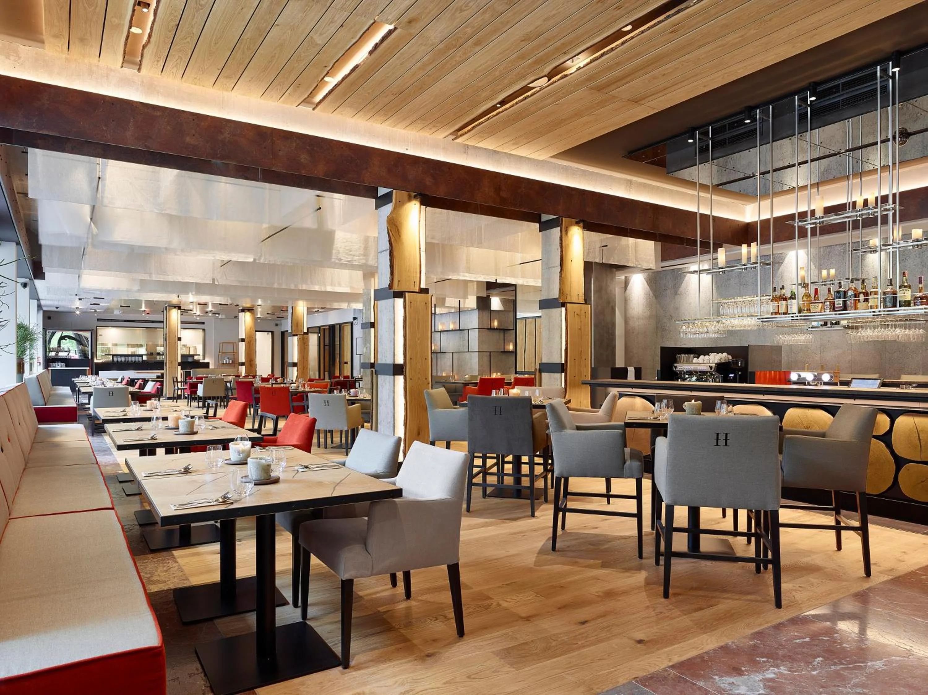 Restaurant/places to eat in Grand Hotel Hradec