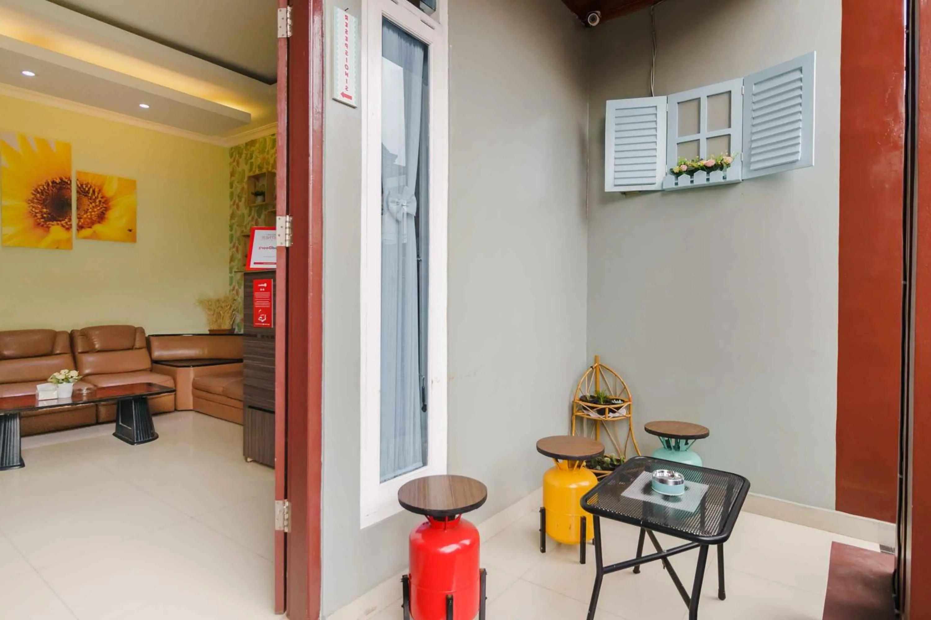 RedDoorz Syariah Near Jam Gadang Bukit tinggi 2