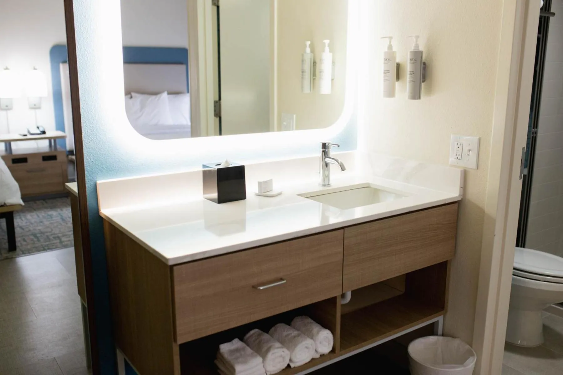 Bathroom in Homewood Suites by Hilton Tulsa South Medical District