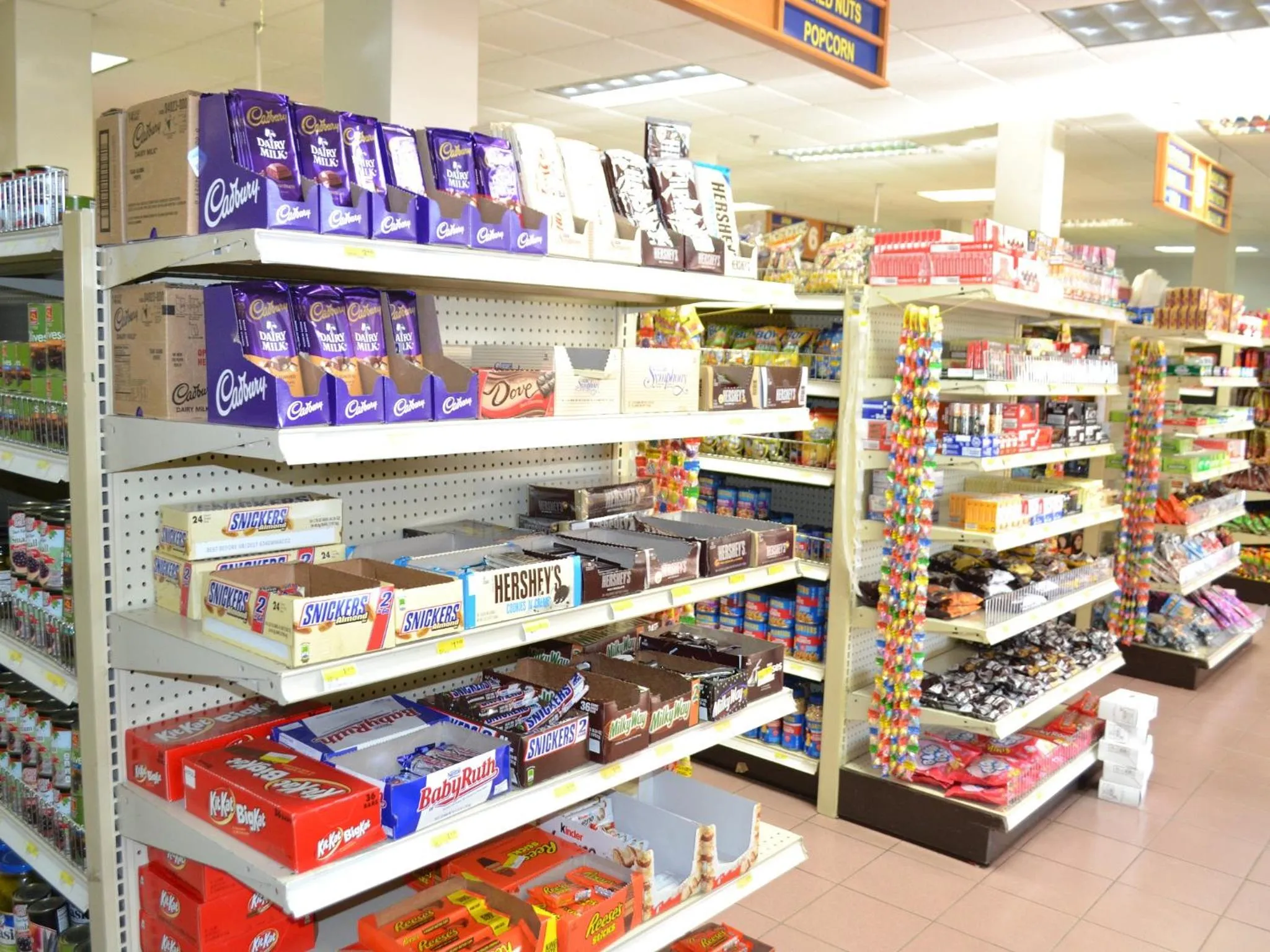 Supermarket/grocery shop in West Plaza Desekel