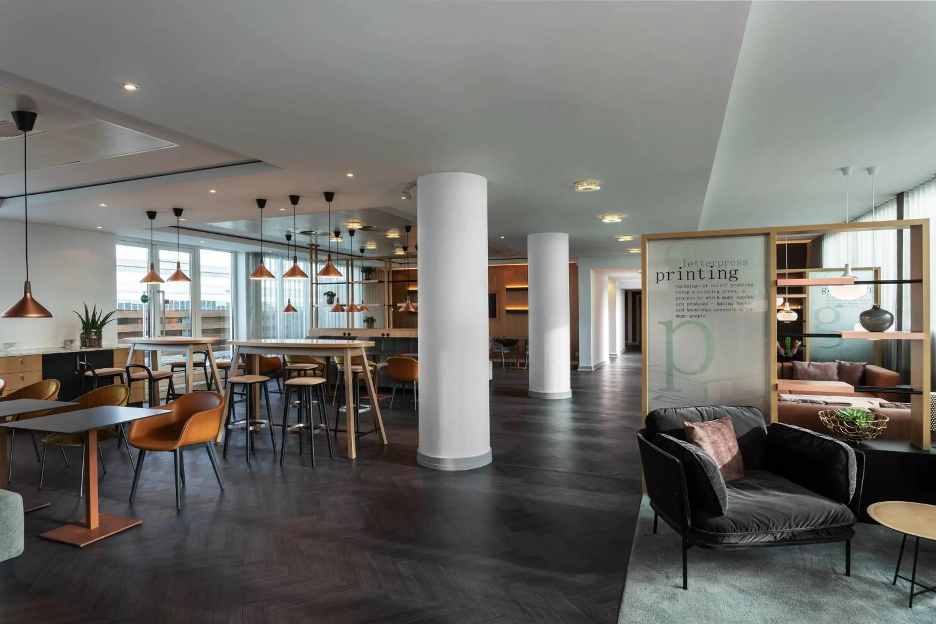 Lounge or bar in Frankfurt Airport Marriott Hotel