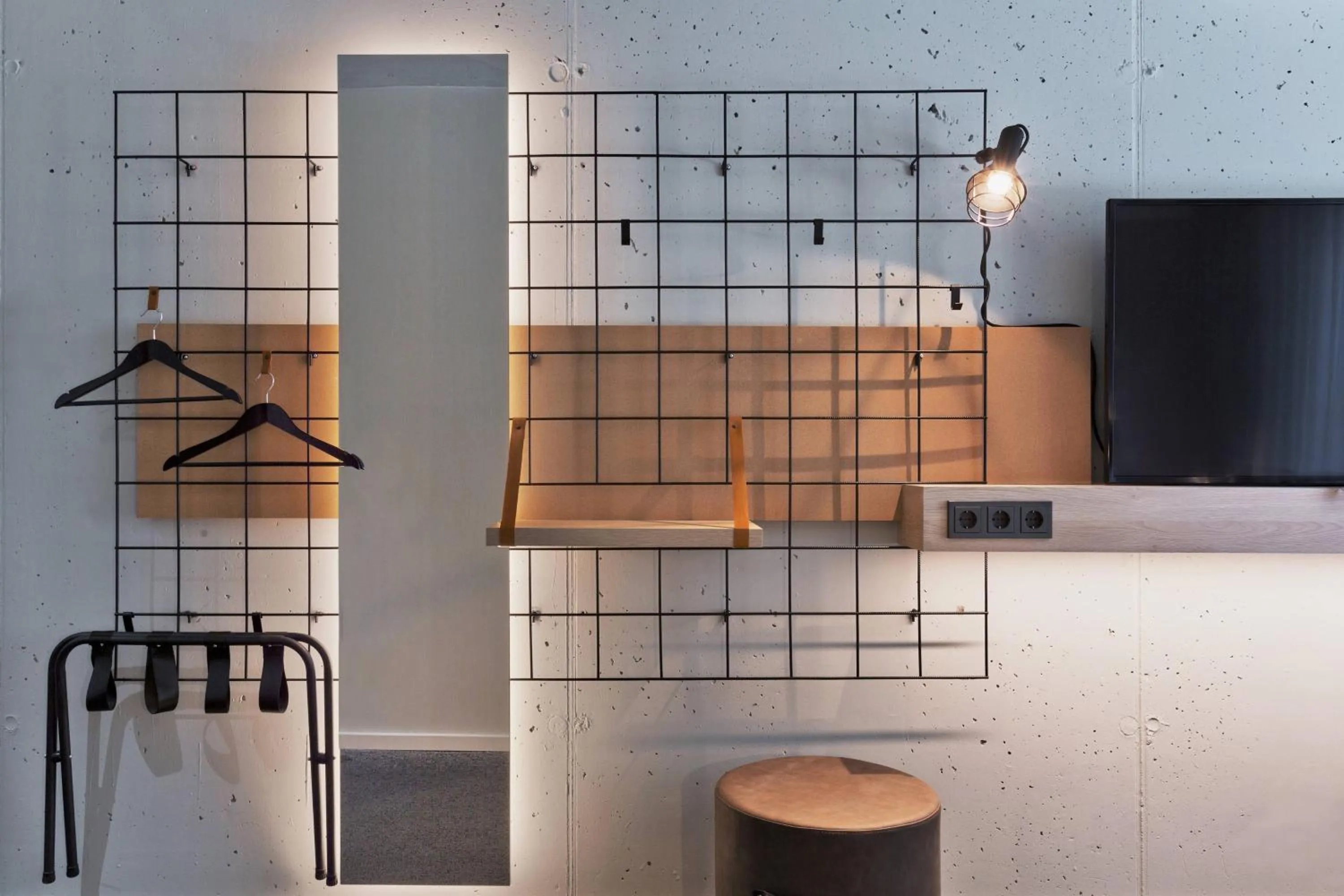 Photo of the whole room in Moxy Lausanne City