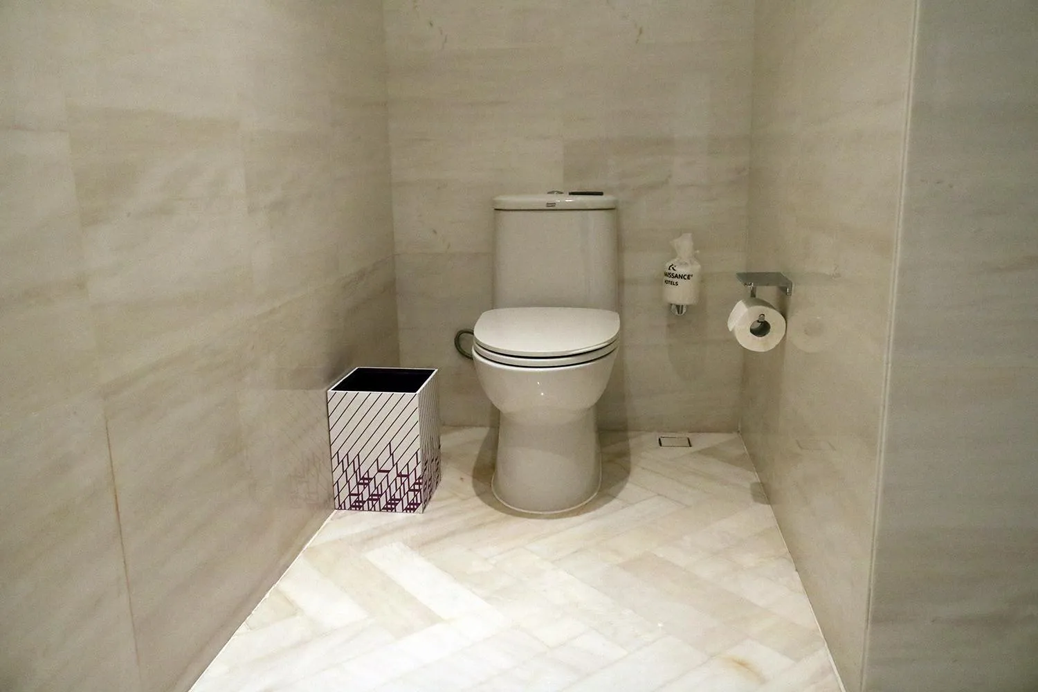 Toilet in Renaissance Nanning Hotel