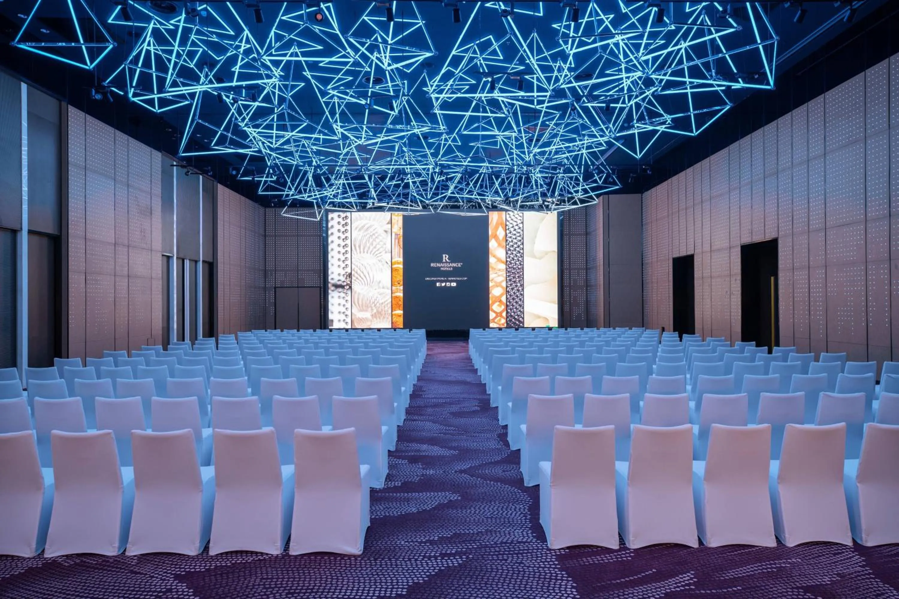 Entertainment in Renaissance Nanning Hotel