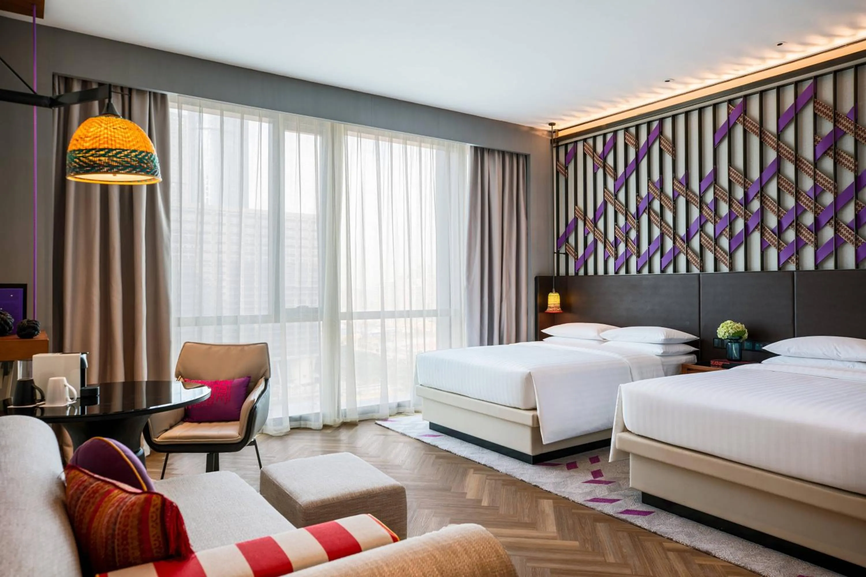 Photo of the whole room, Bed in Renaissance Nanning Hotel