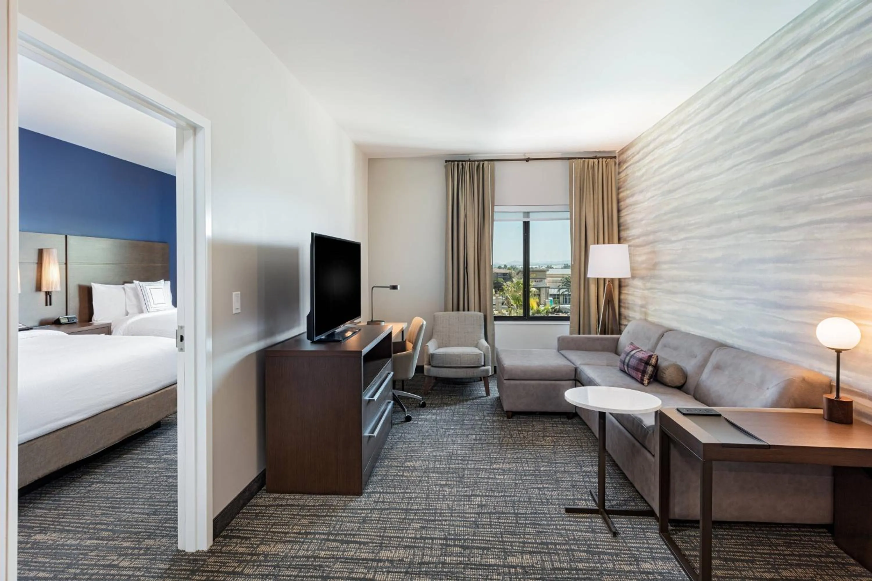 Living room, Bed in Residence Inn Riverside Moreno Valley