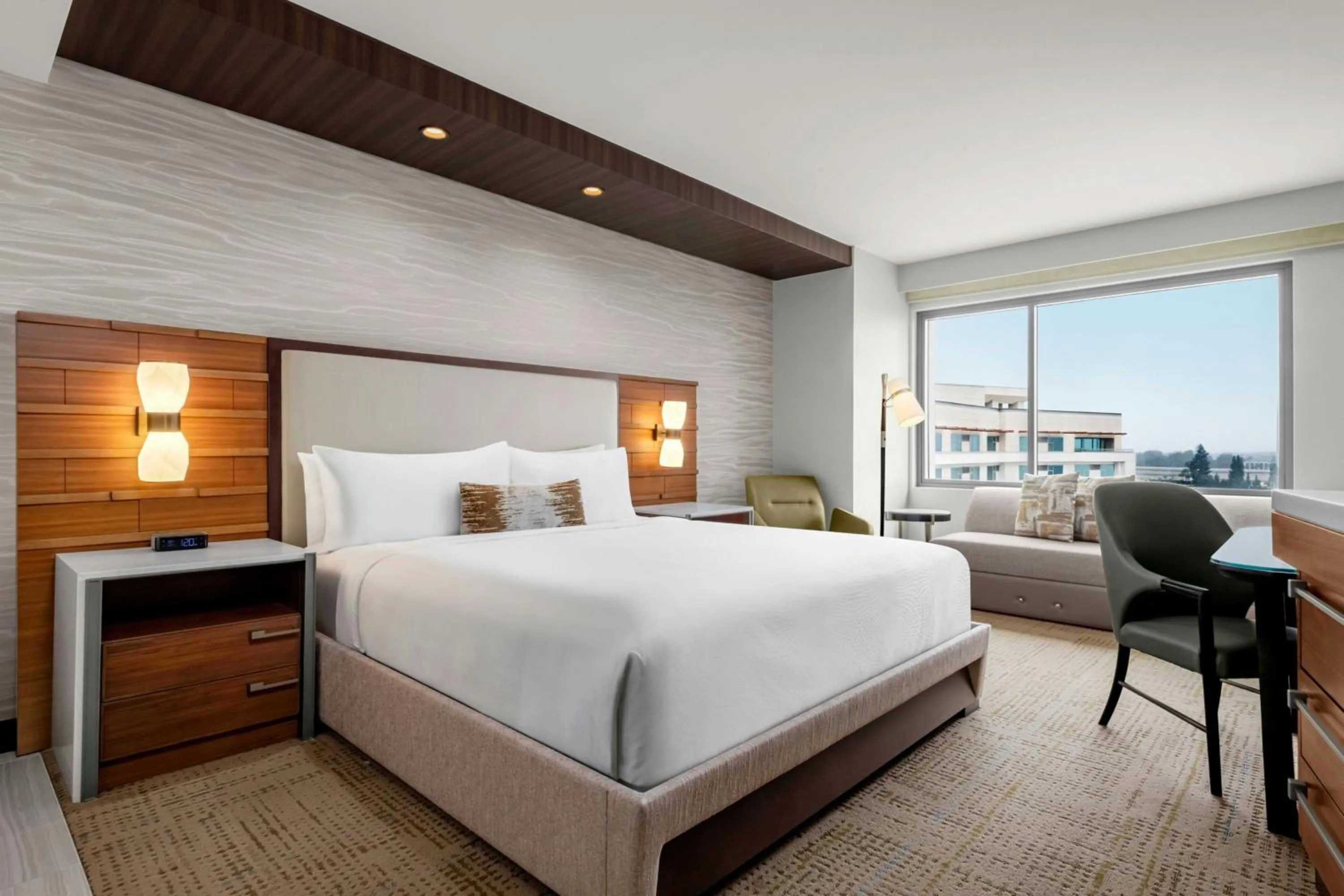 Photo of the whole room, Bed in JW Marriott, Anaheim Resort