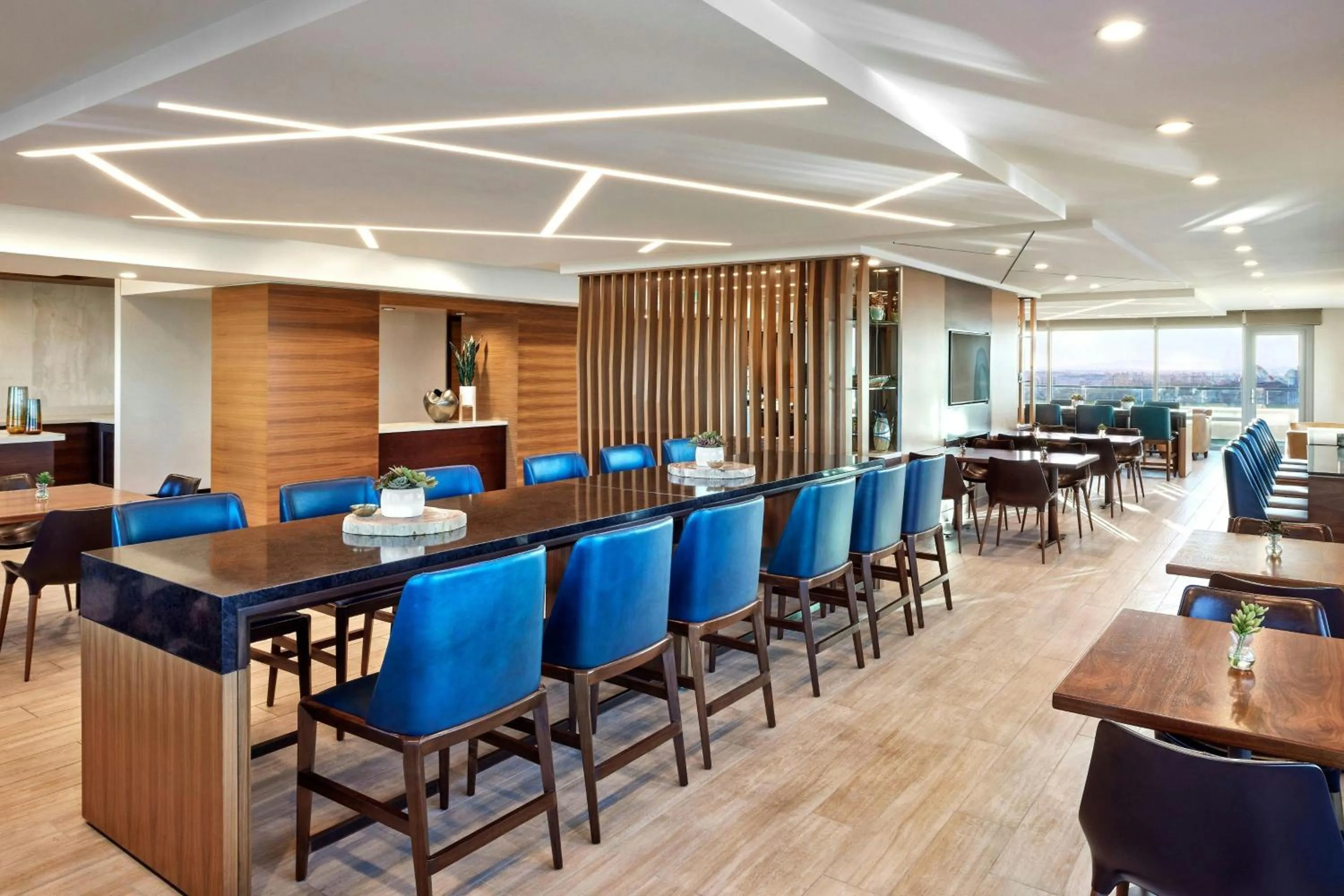 Lounge or bar in JW Marriott, Anaheim Resort