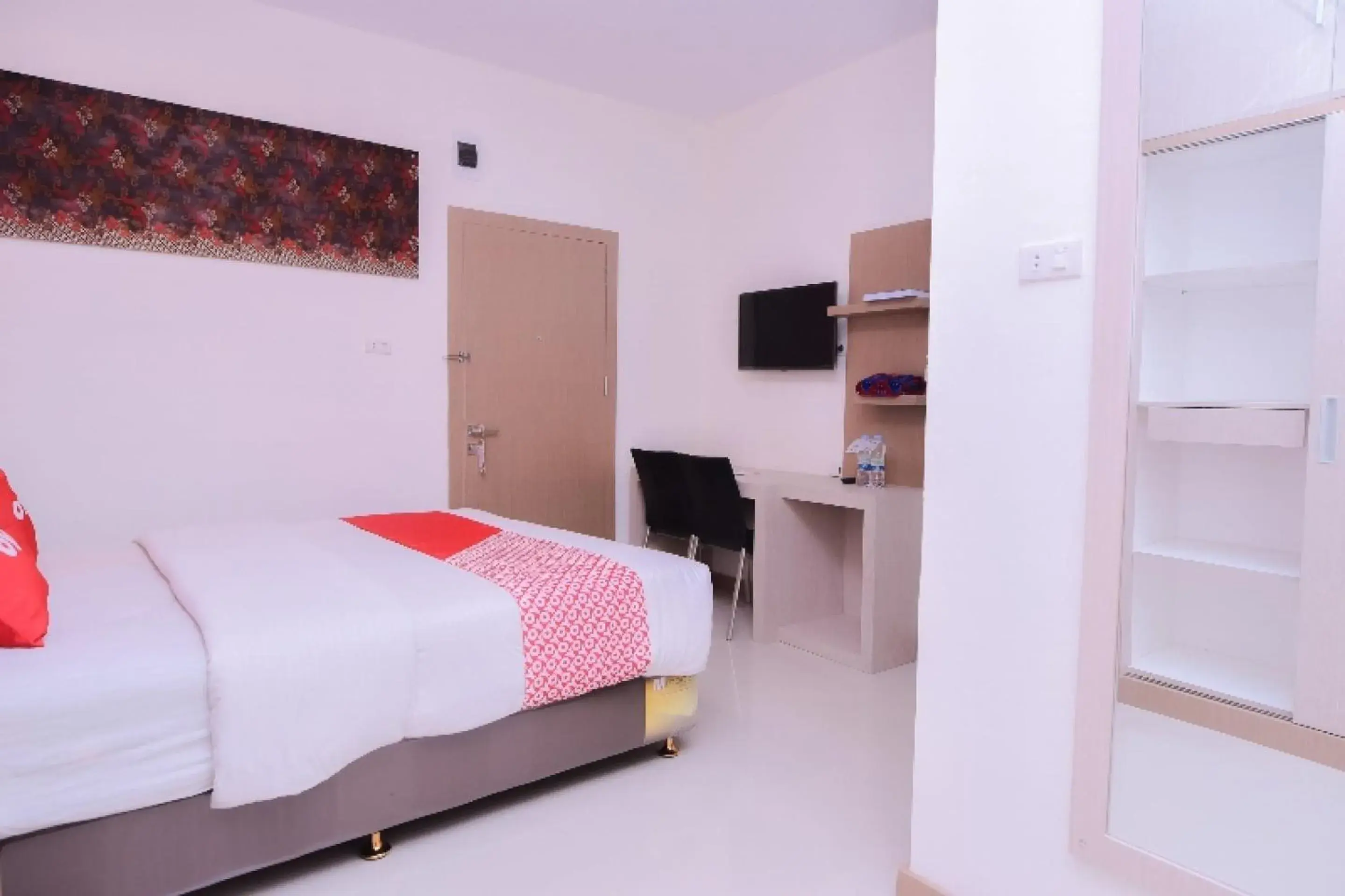 Standard Double Room in SUPER OYO Capital O 2018 Ring Road Guest House Syariah Standard Double Room in SUPER OYO Capital O 2018 Ring Road Guest House Syariah