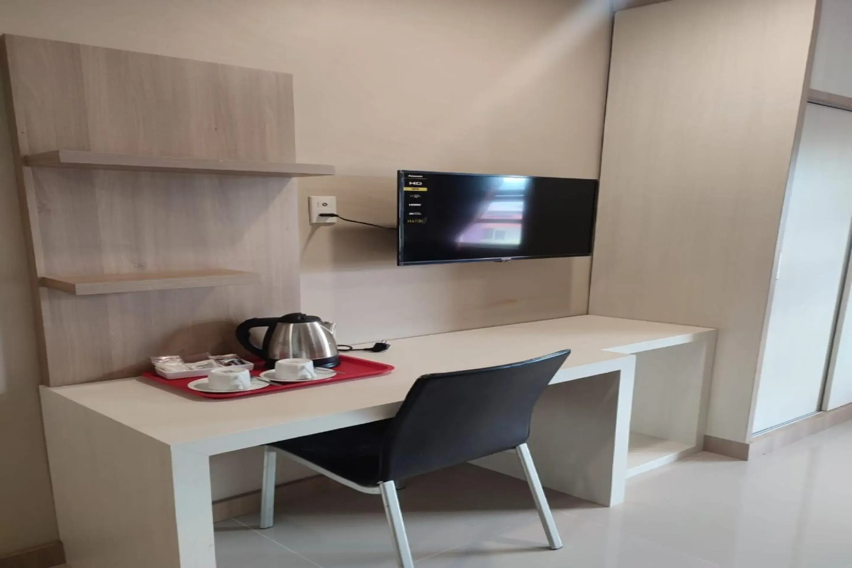 Deluxe Suite in SUPER OYO Capital O 2018 Ring Road Guest House Syariah Deluxe Suite in SUPER OYO Capital O 2018 Ring Road Guest House Syariah