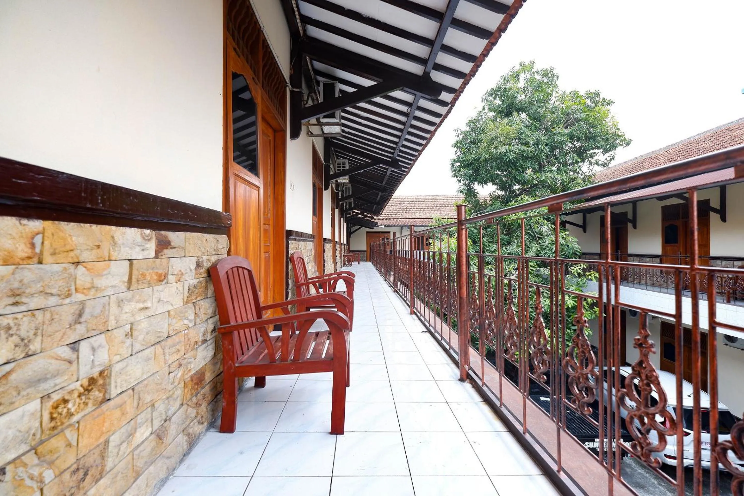 Lobby or reception, Patio/Outdoor Area in SPOT ON 2011 Hotel Mekar Sari