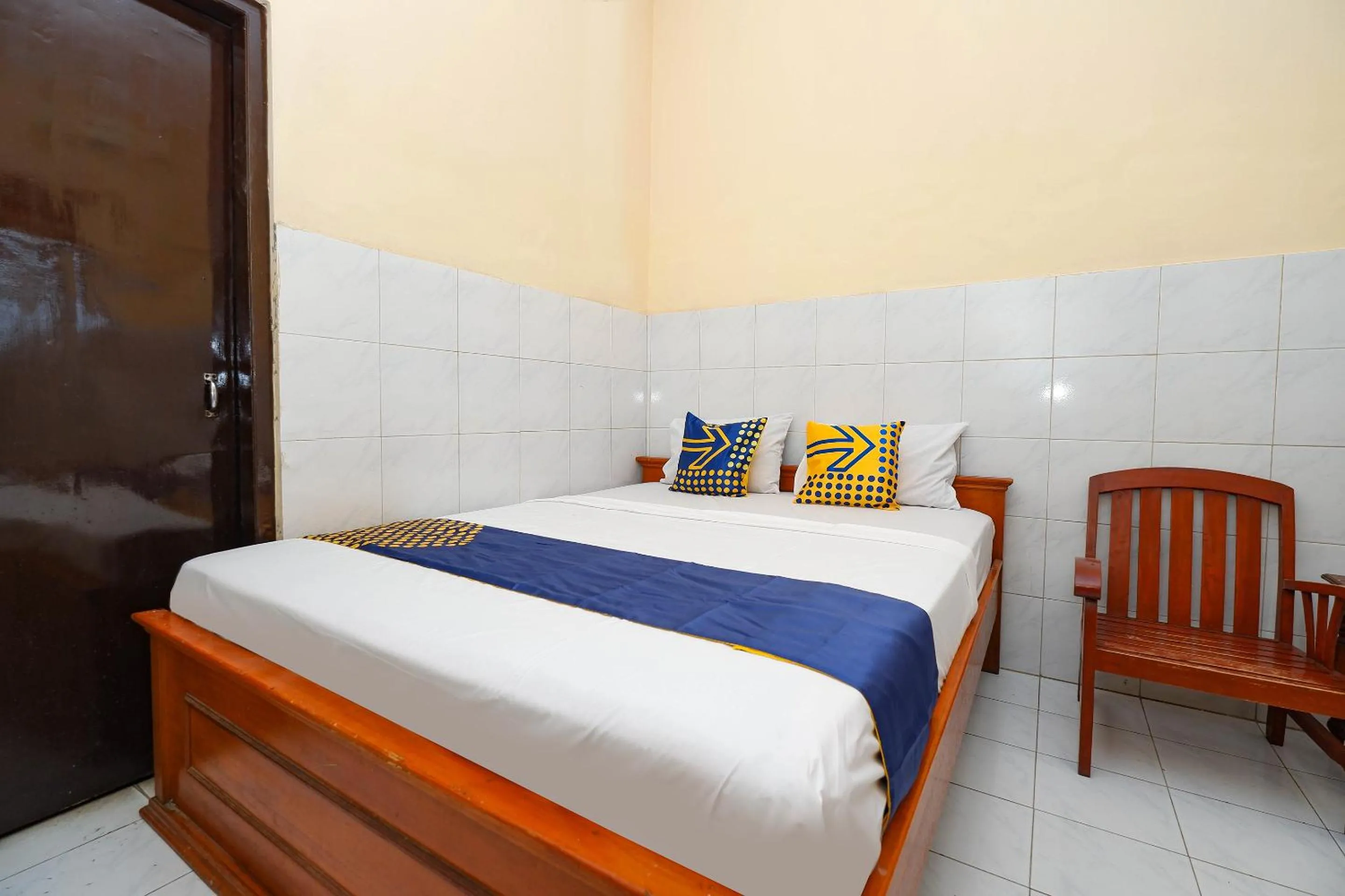 Bedroom, Bed in SPOT ON 2011 Hotel Mekar Sari