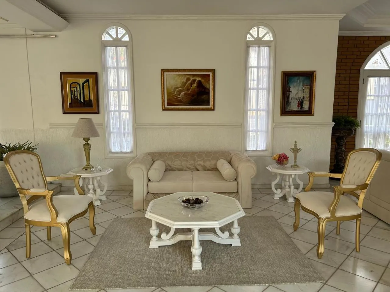 Living room in Grand Ville Hotel