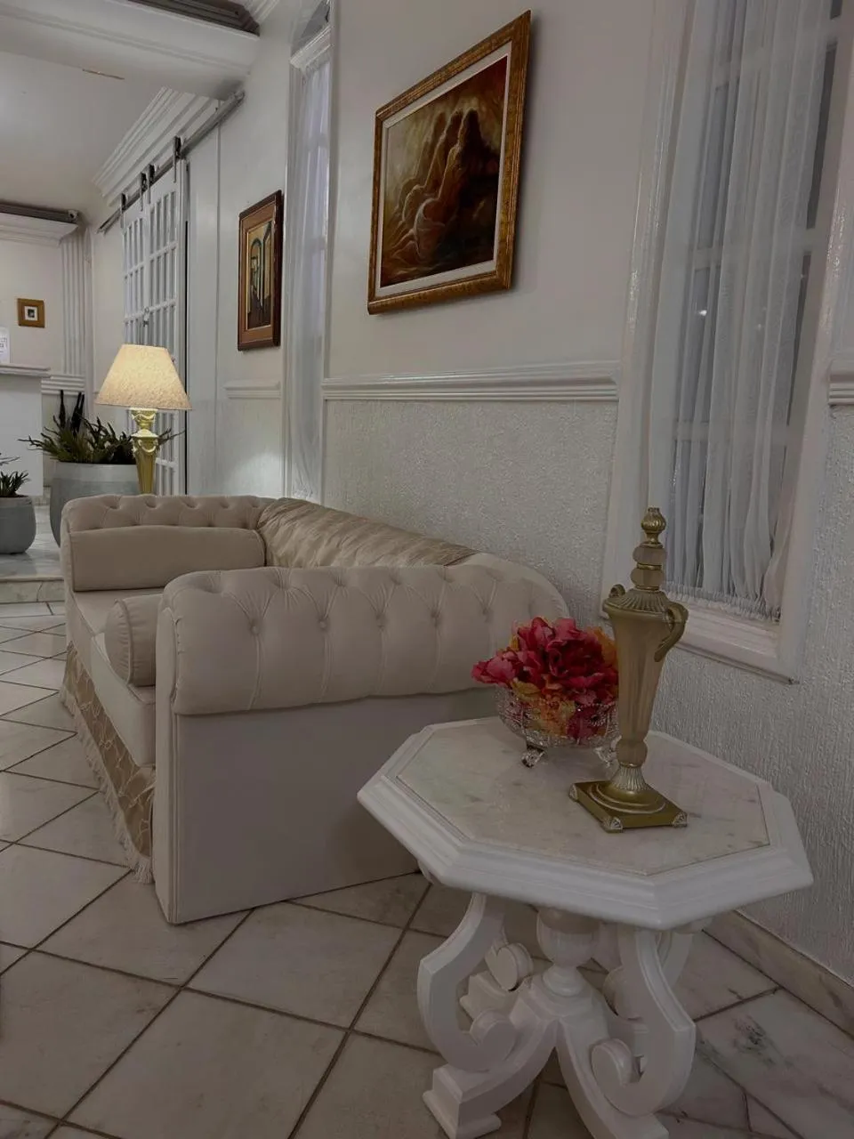 Living room in Grand Ville Hotel