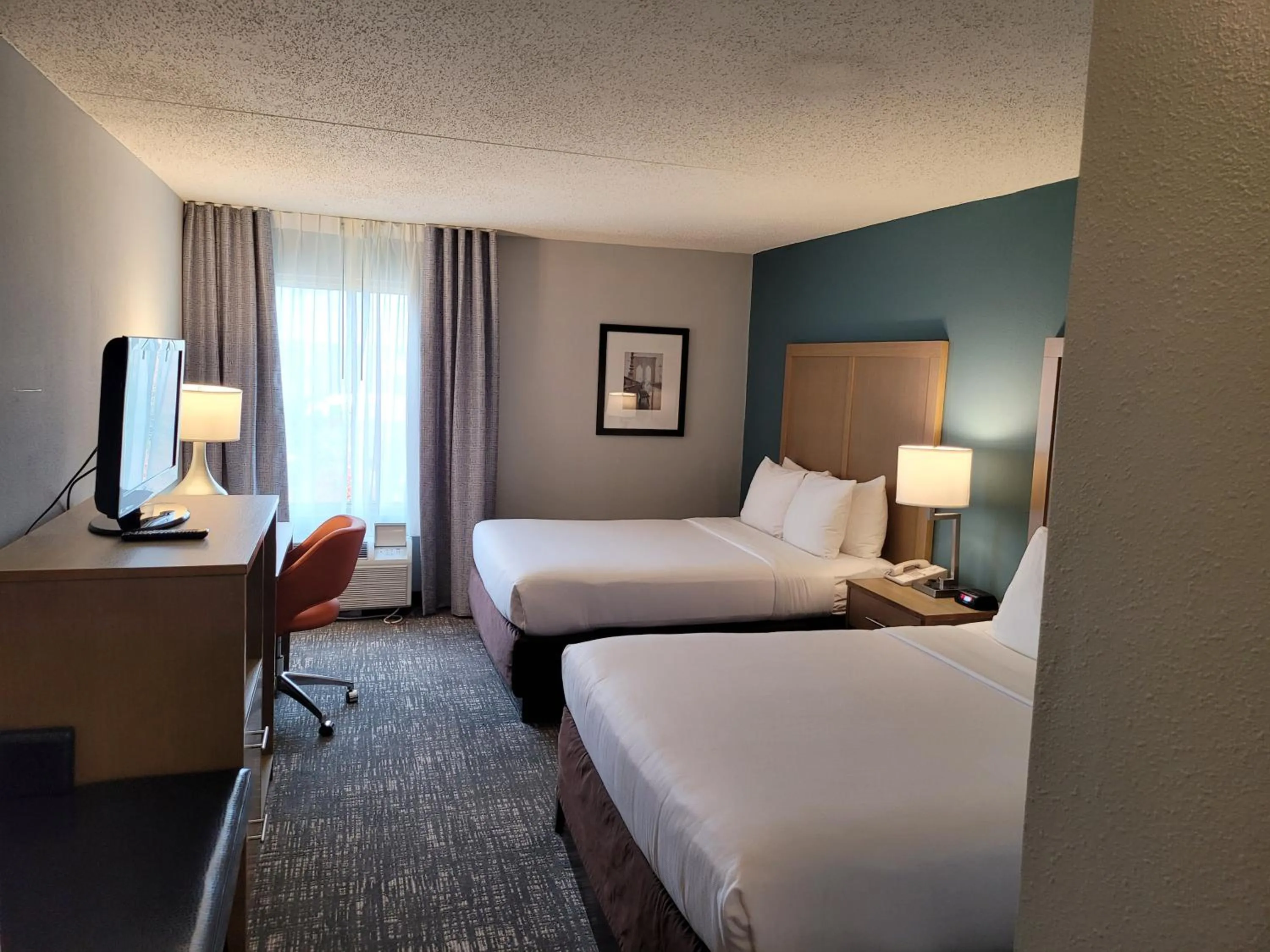 Photo of the whole room, Bed in Comfort Inn & Suites Alexandria West