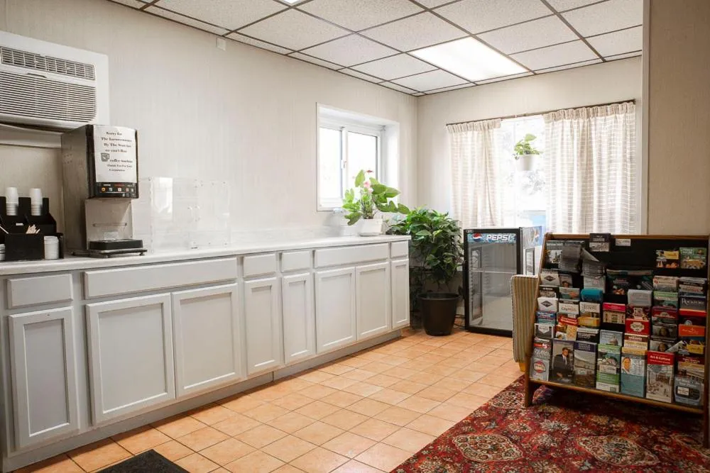 Continental breakfast in Bedford Motel