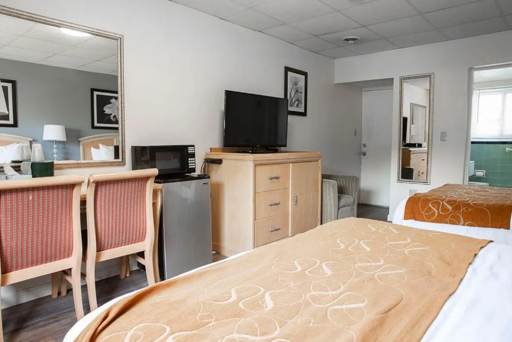 Bed in Bedford Motel