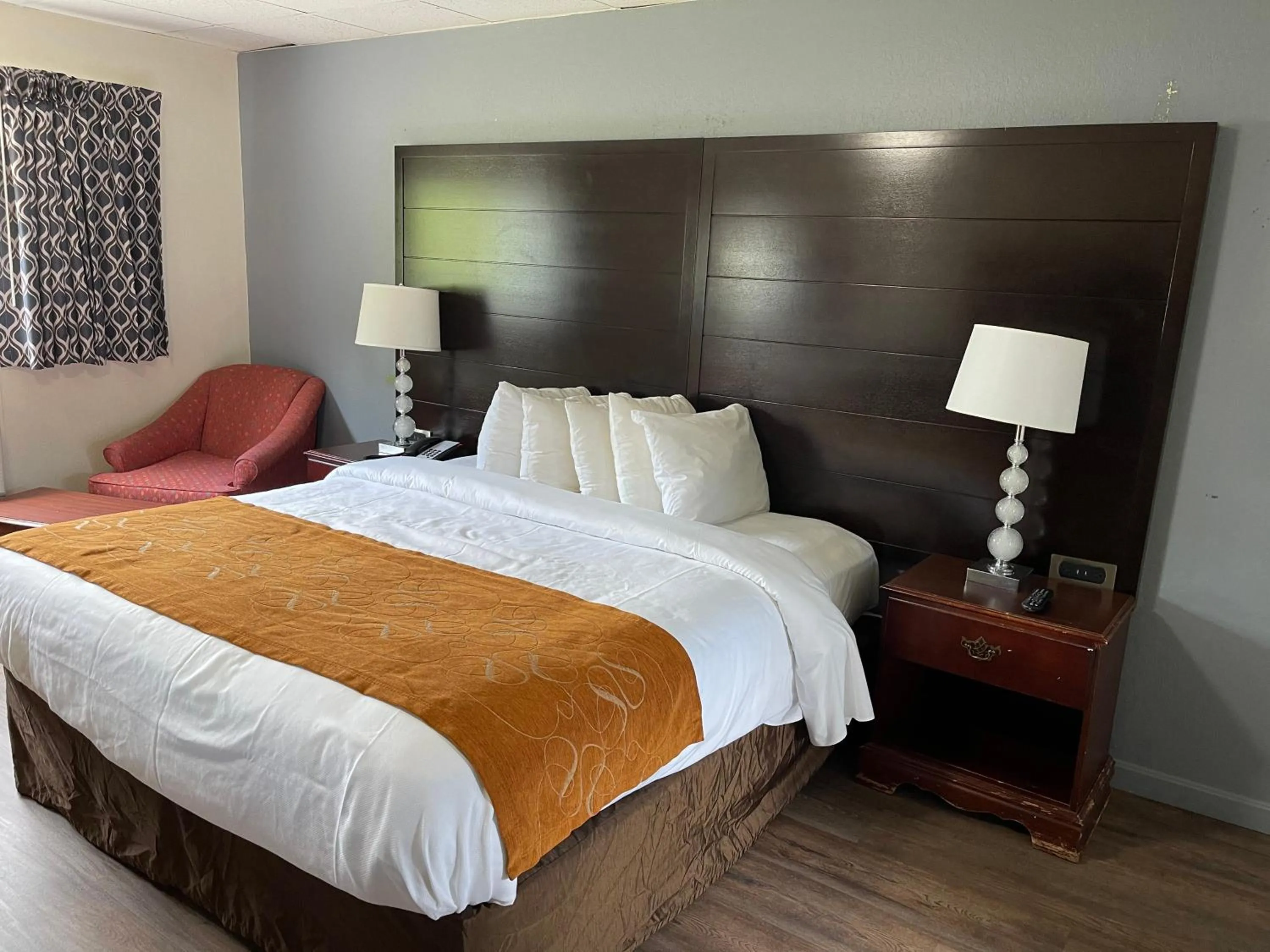 Bed in Bedford Motel