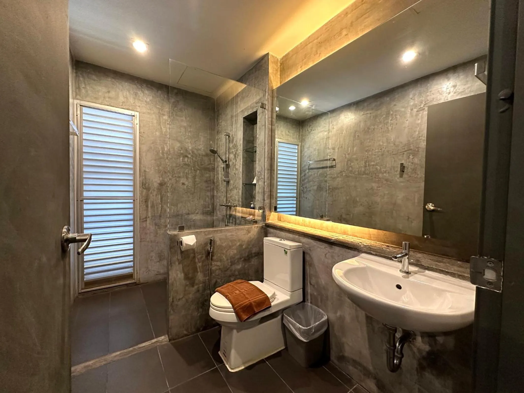 Toilet in The Terminal Khon Kaen Hotel