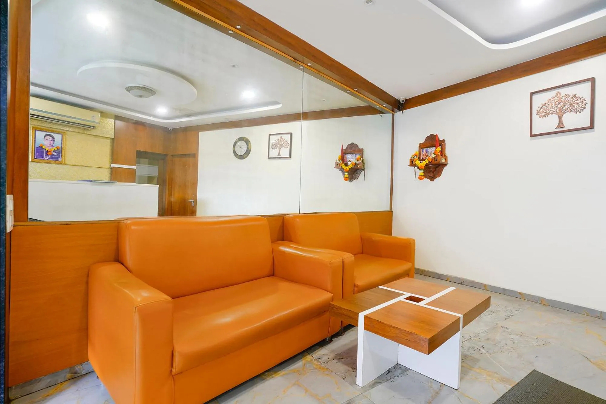 Seating area in FabHotel Ratna Mahal