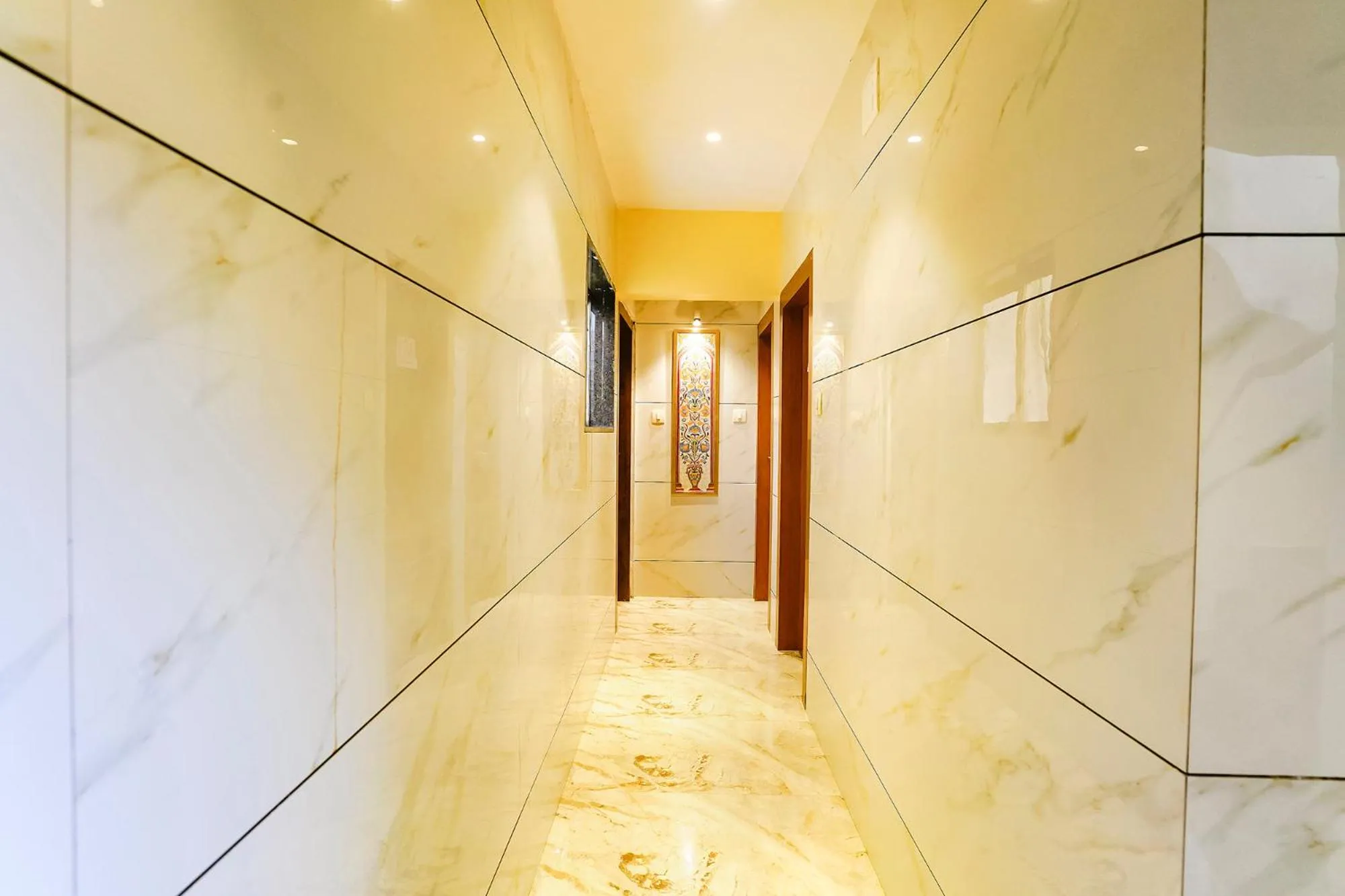 Lobby or reception in FabHotel Ratna Mahal