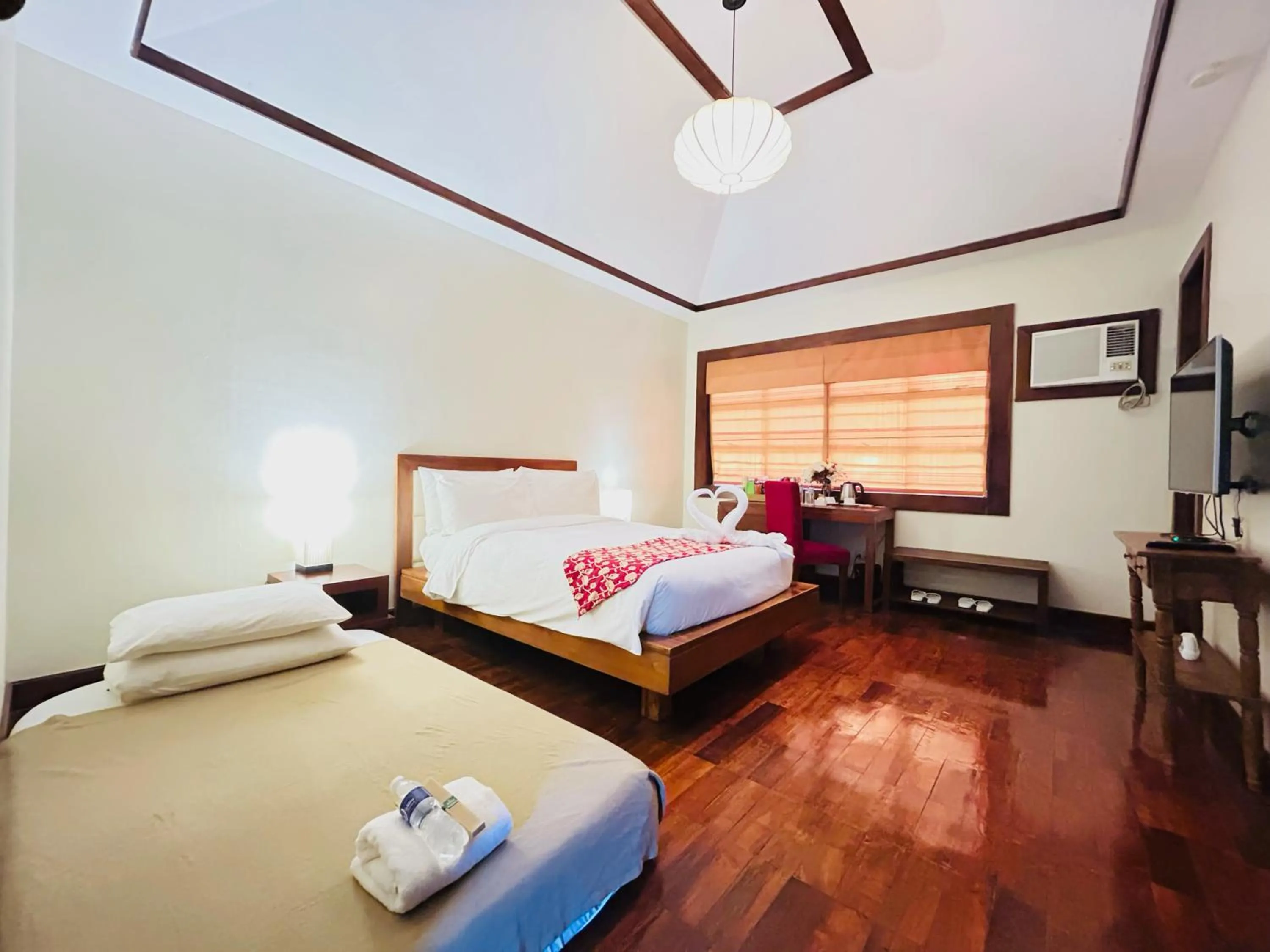 Bedroom, Bed in Sheridan Boutique Resort Iloilo