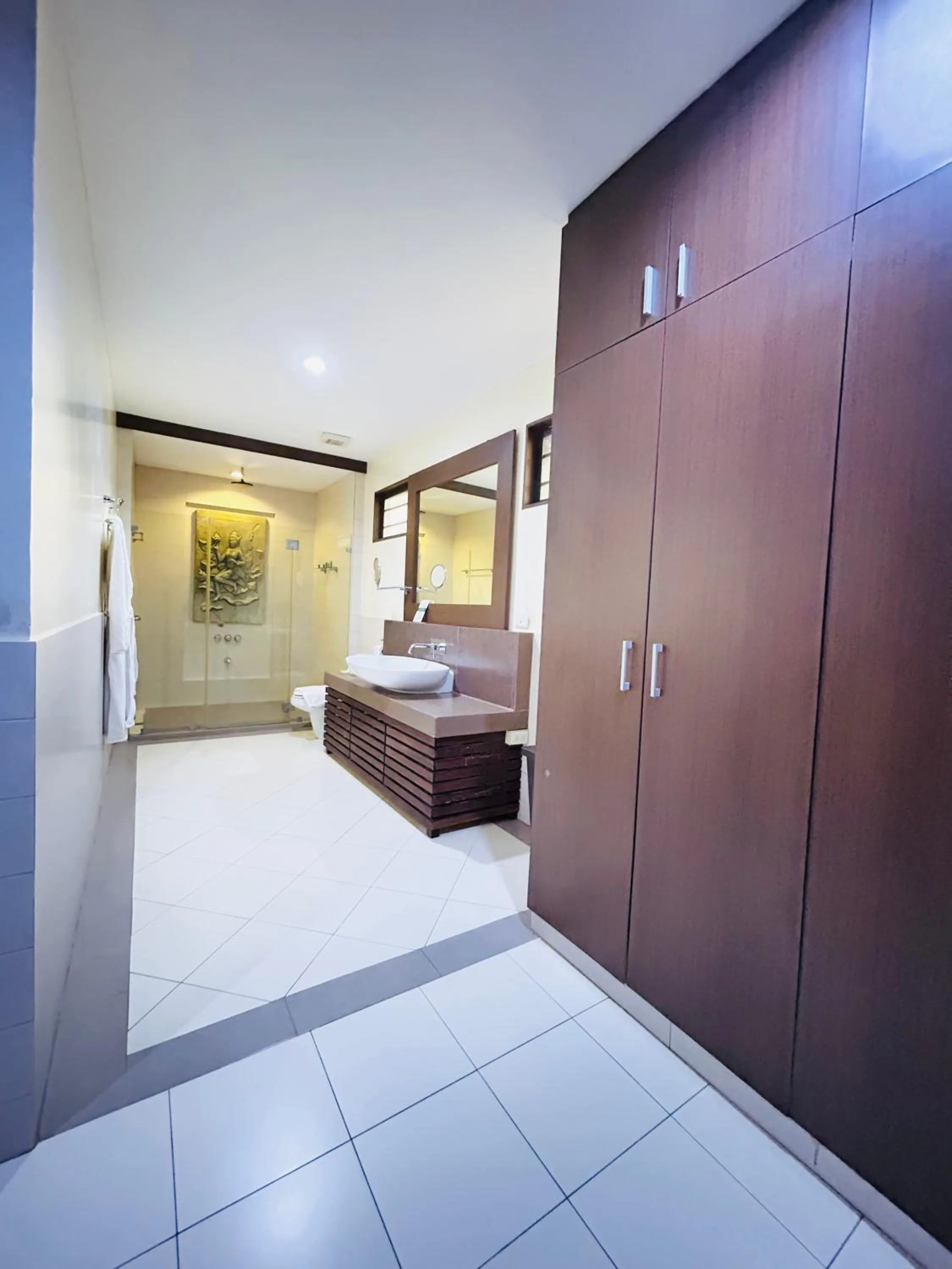 Bathroom, Bed in Sheridan Boutique Resort Iloilo