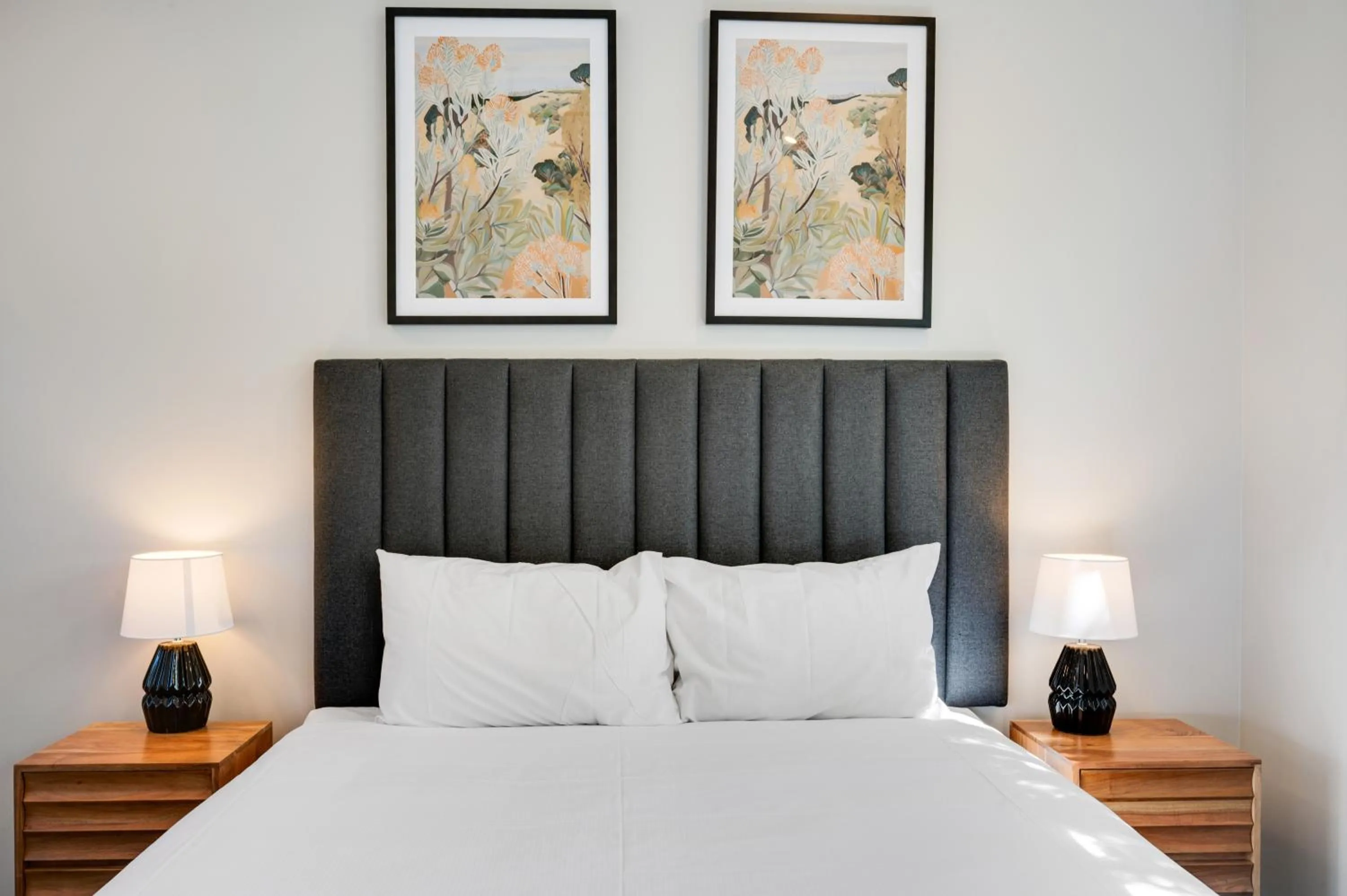 Bed in Thunderbird Motel Yass