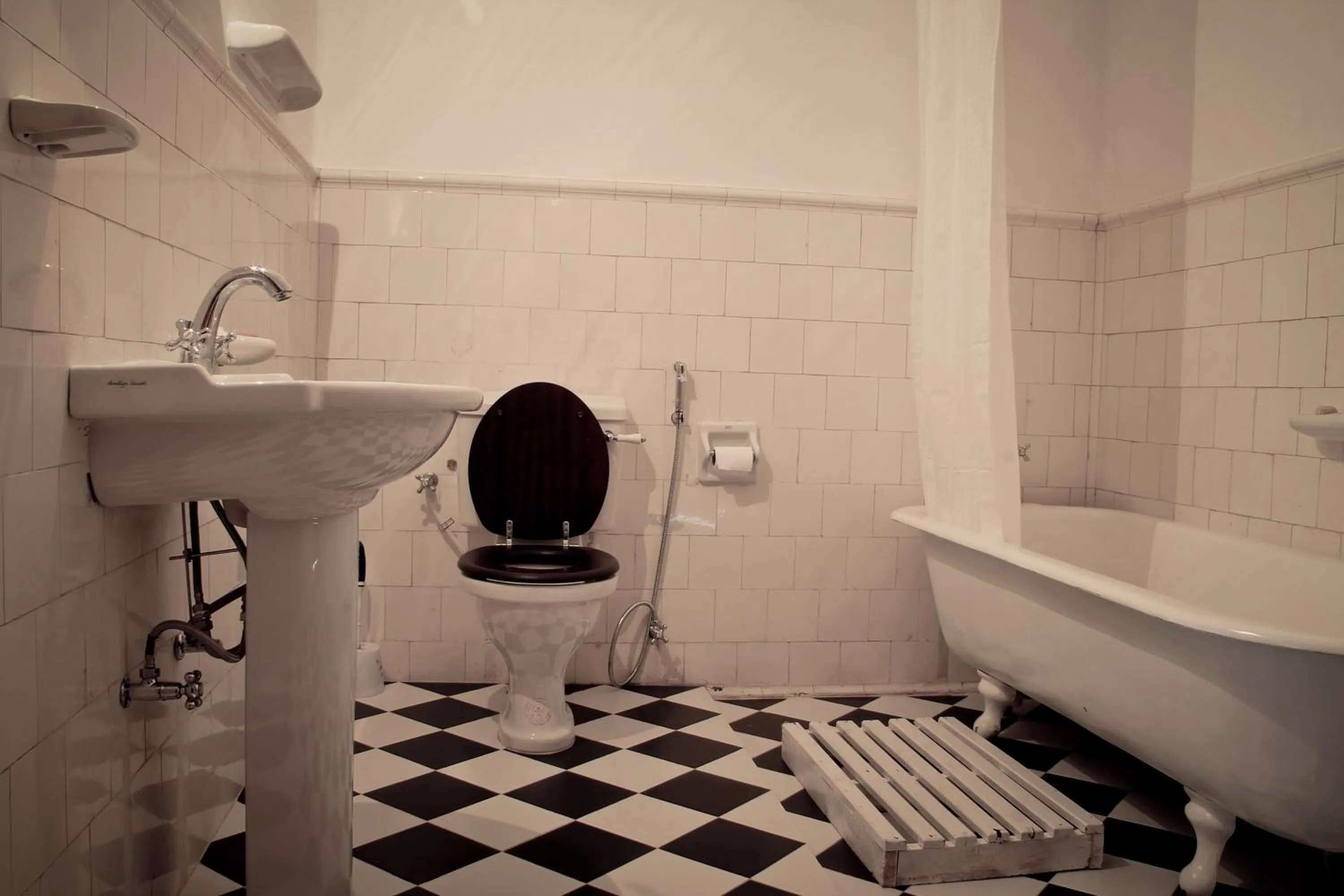 Bathroom in Ancoombra Tea Estate Bungalow