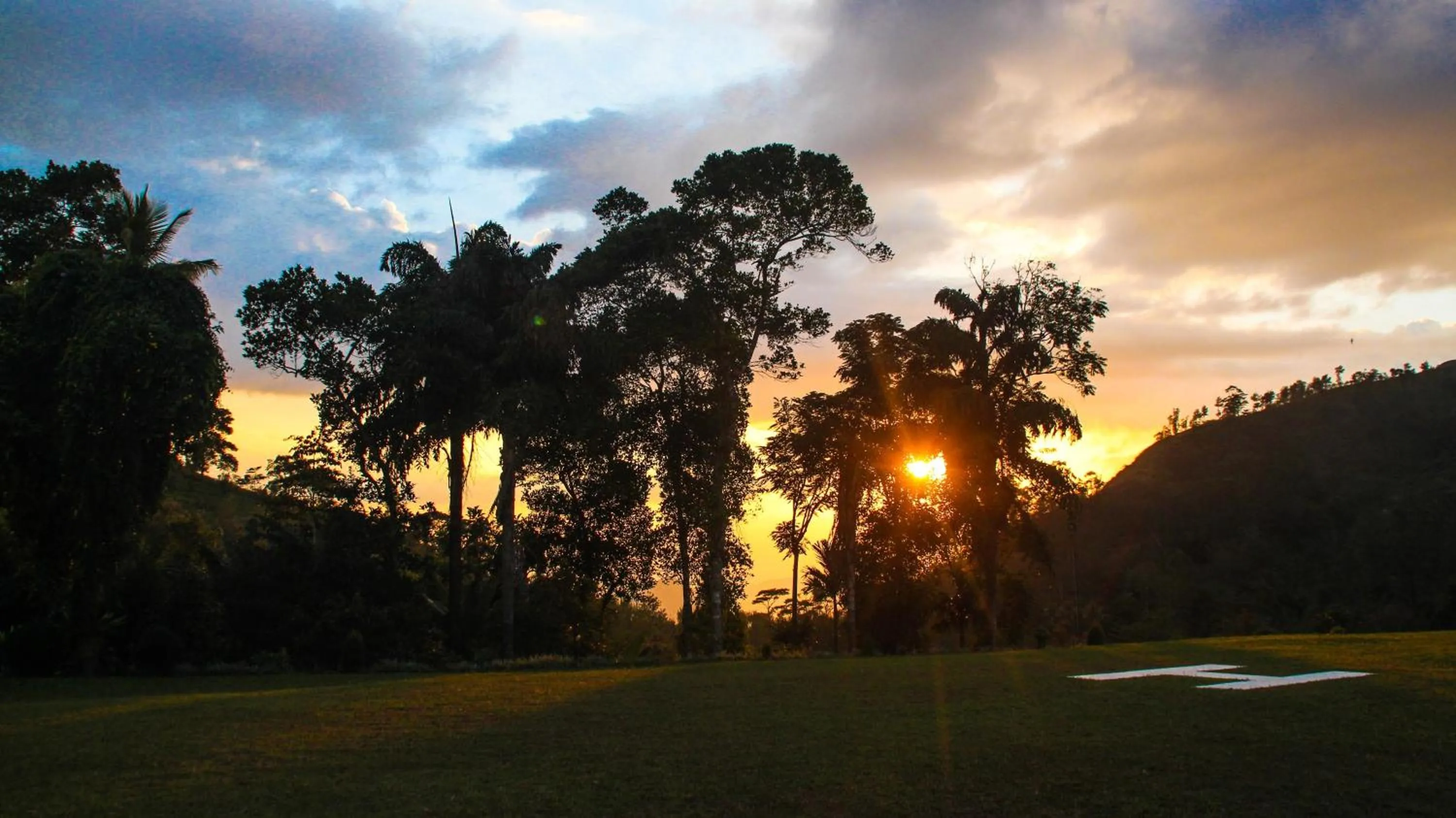 Mountain view in Ancoombra Tea Estate Bungalow