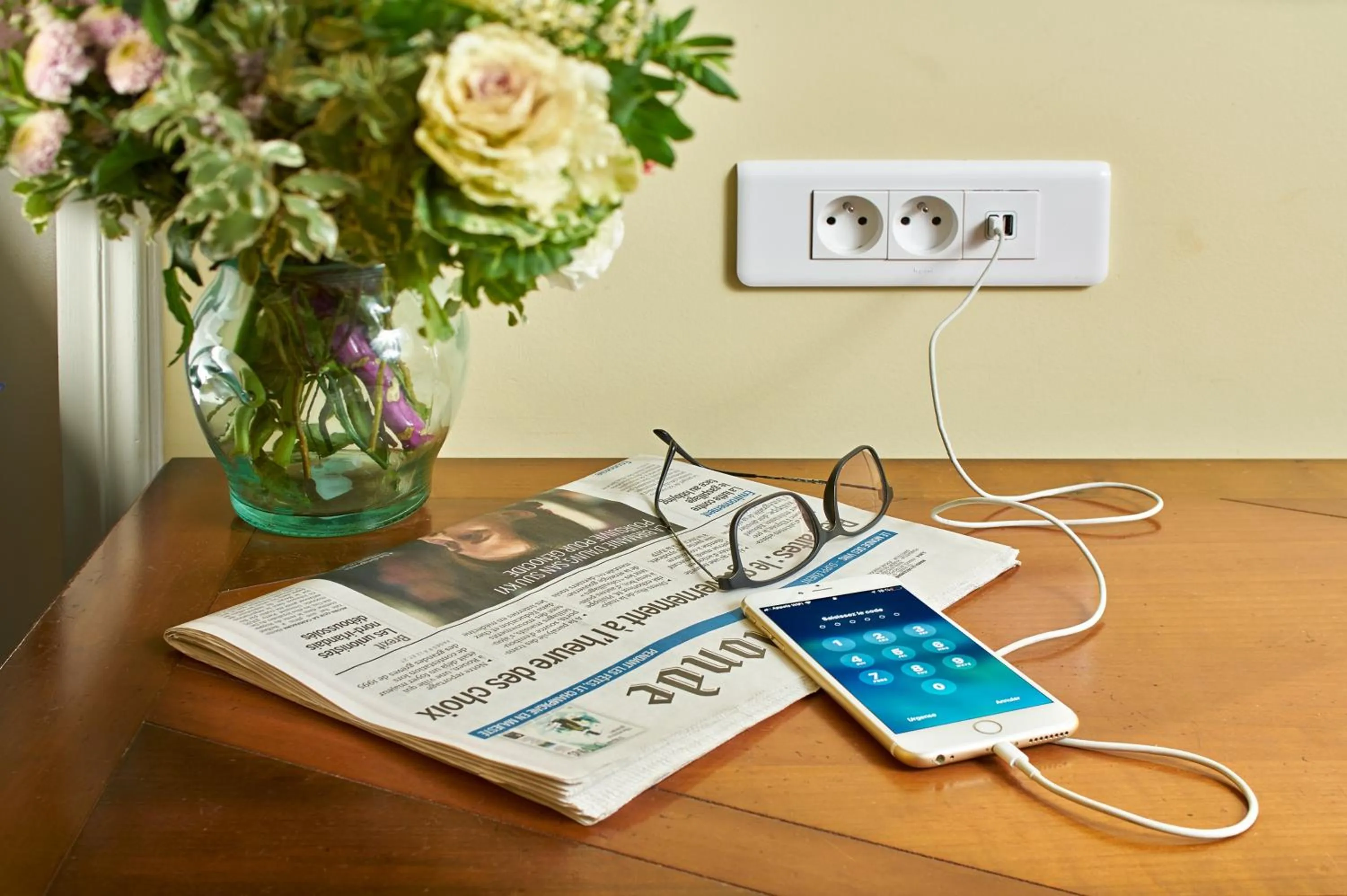 Decorative detail in Le Relais Montmartre