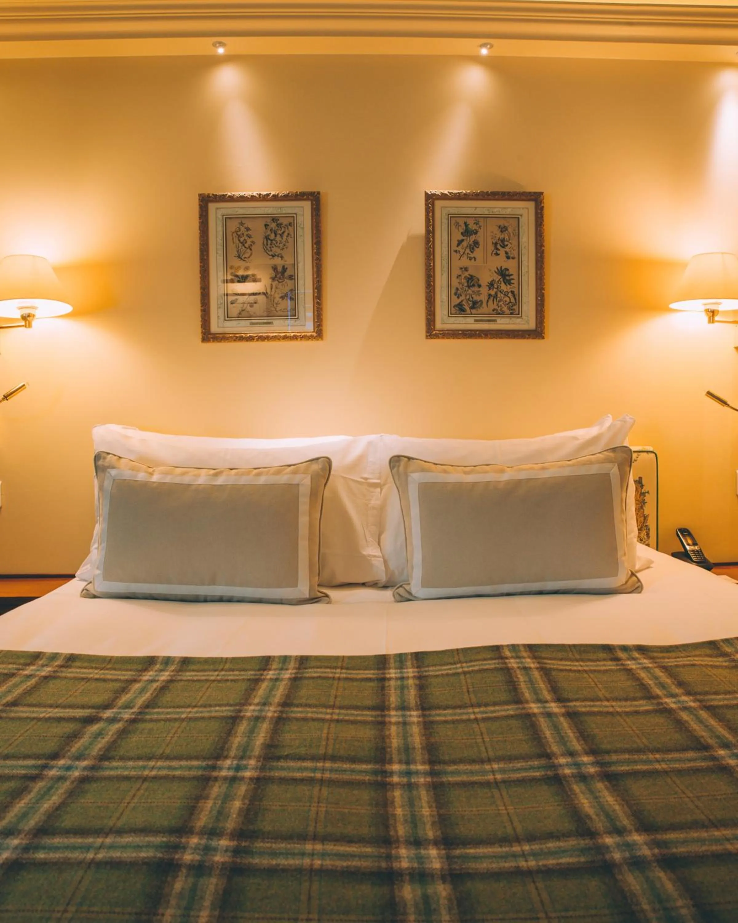 Bedroom, Bed in Le Relais Montmartre