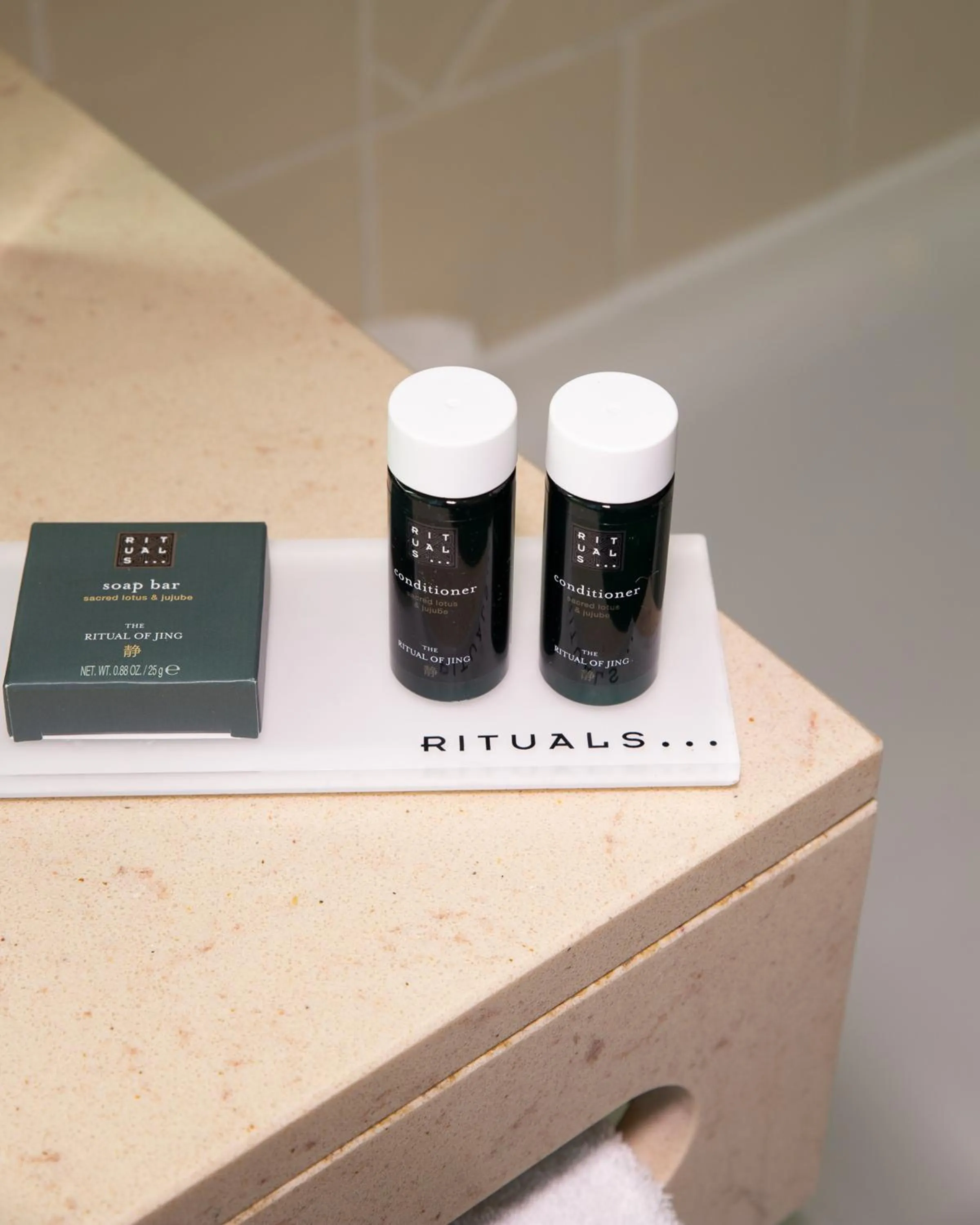 Decorative detail in Le Relais Montmartre