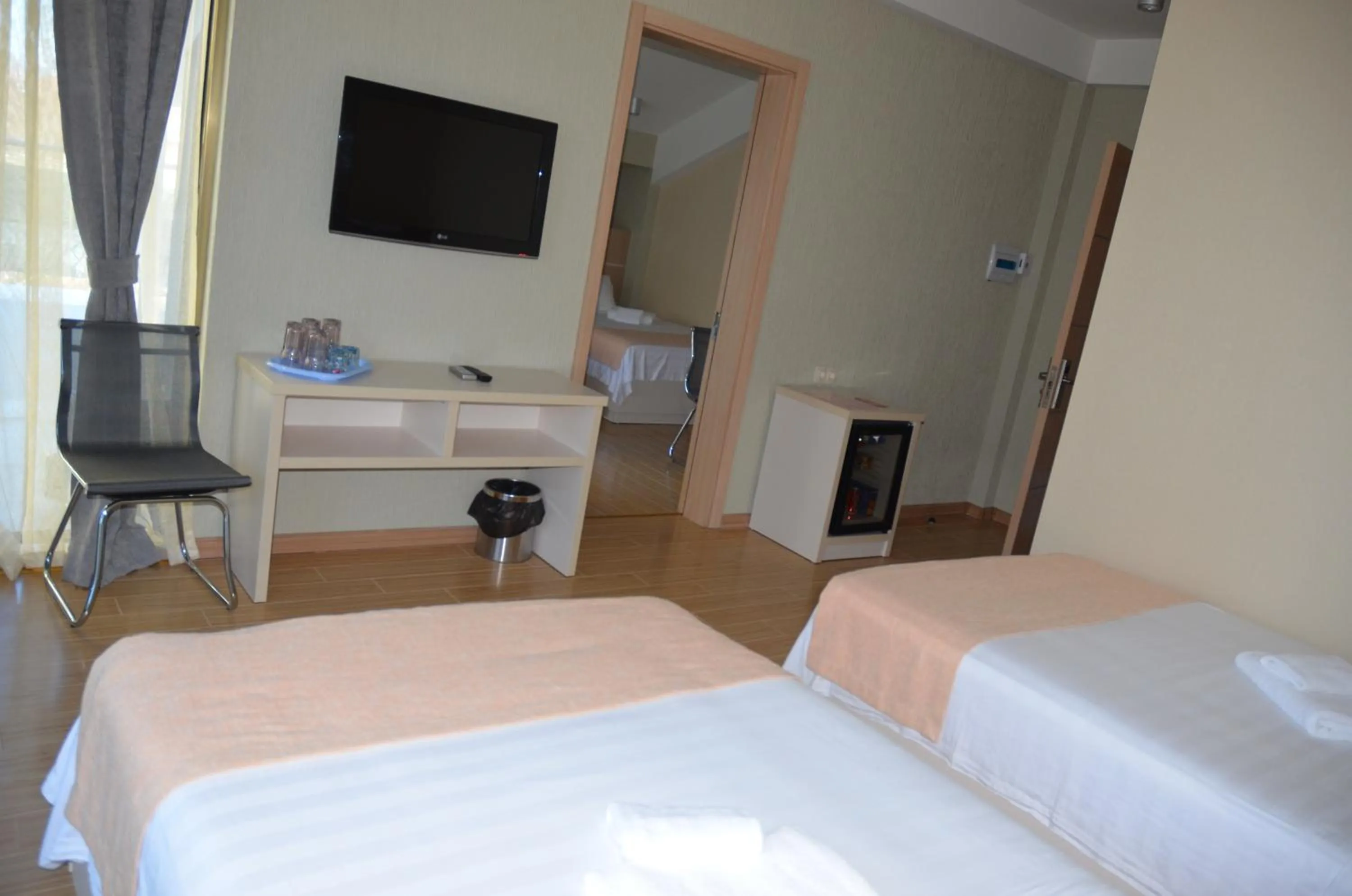 Bedroom, Bed in Legacy Hotel