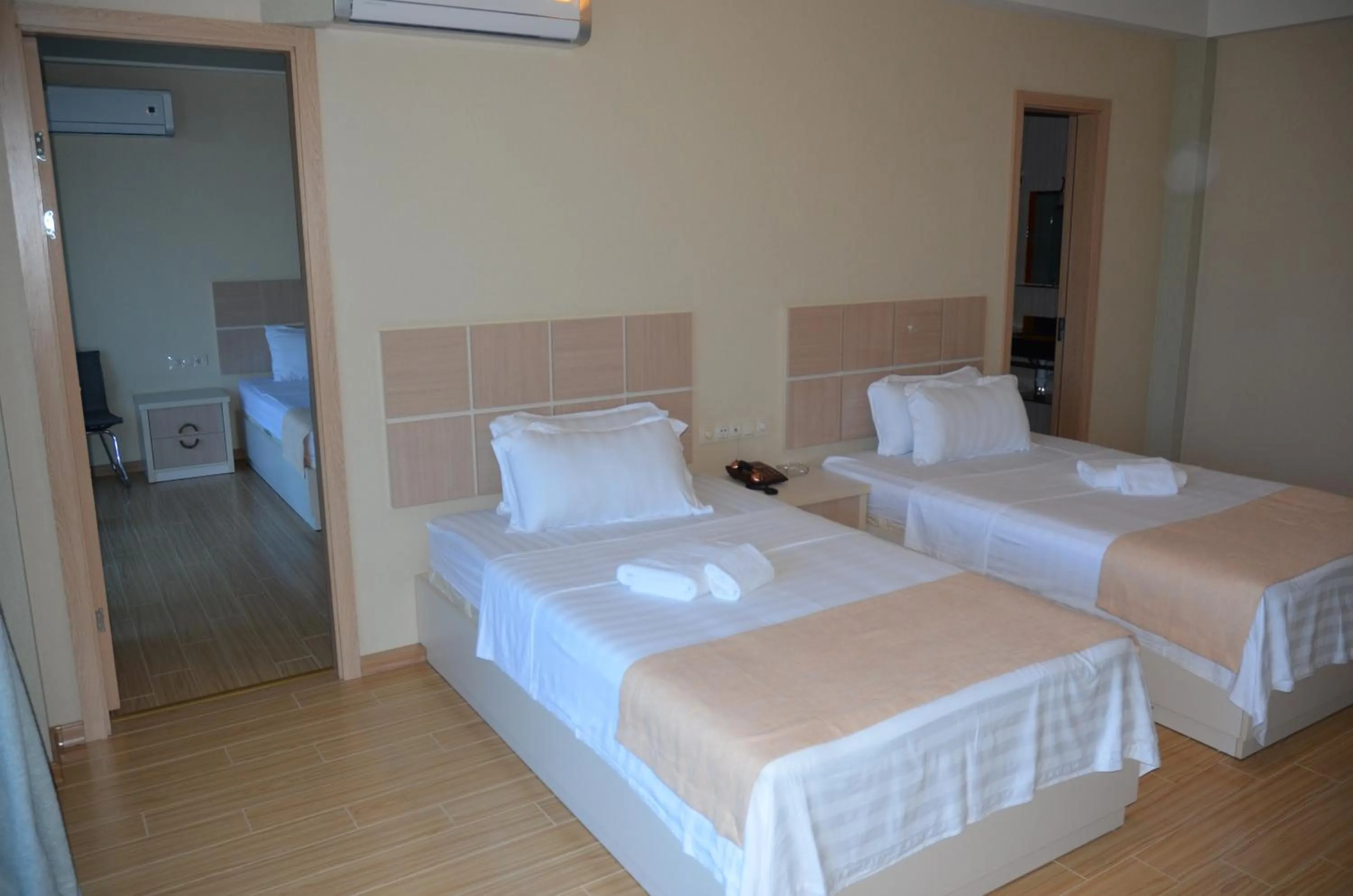 Bedroom, Bed in Legacy Hotel