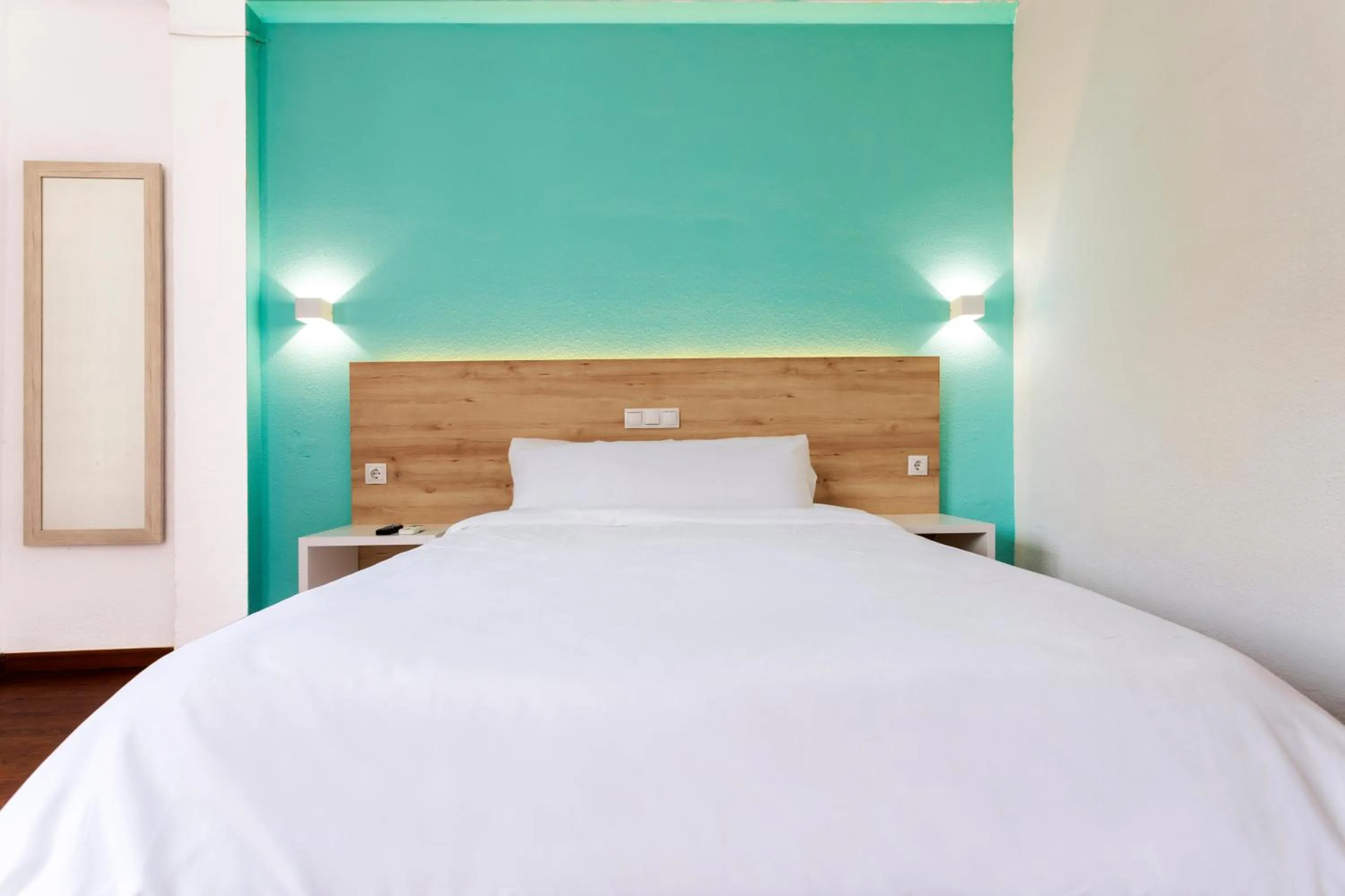 Bed in Hotel Torremolinos Centro by Croma