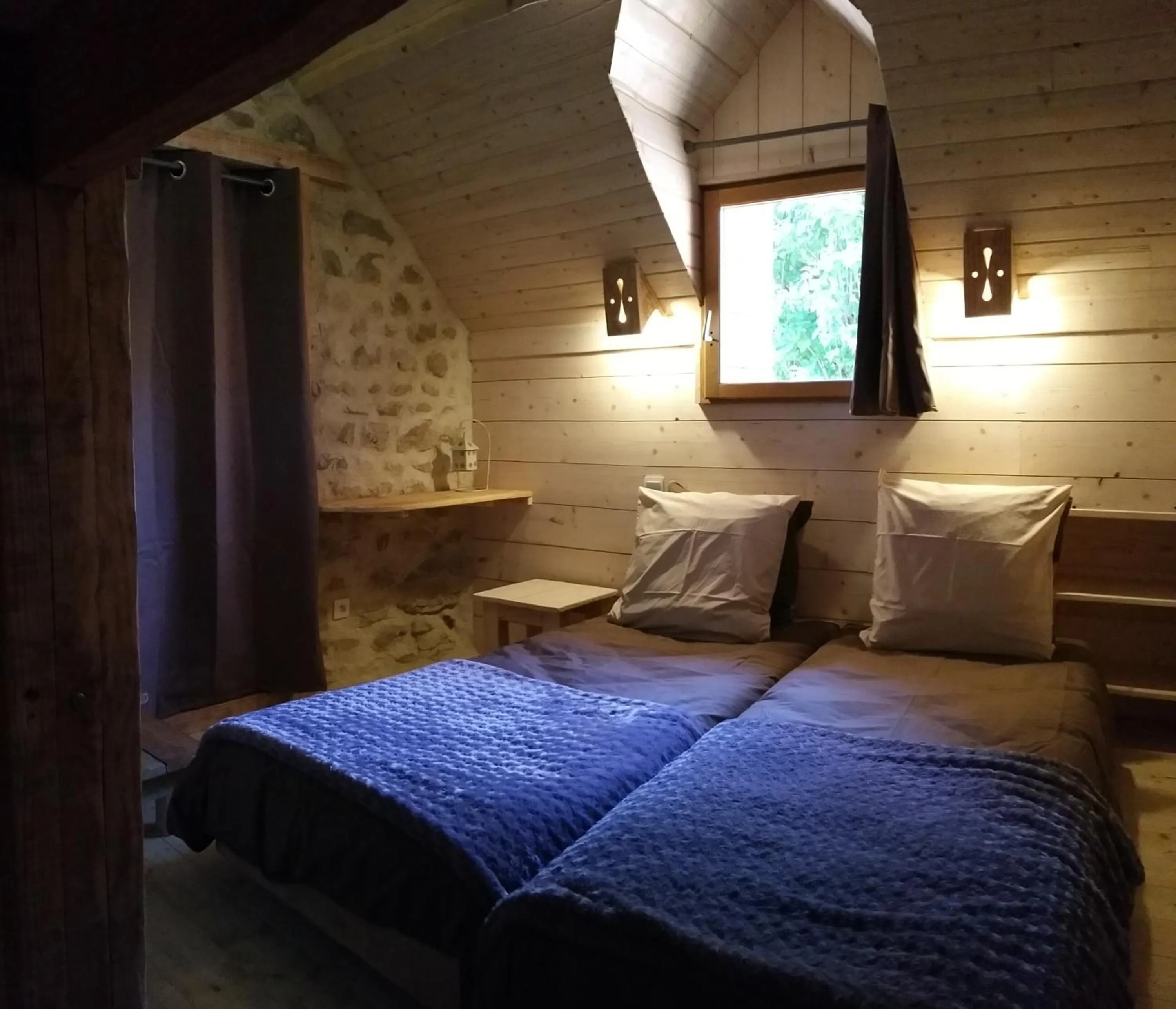 Bed in Chambres d'Hôtes Le Plessis à Broye