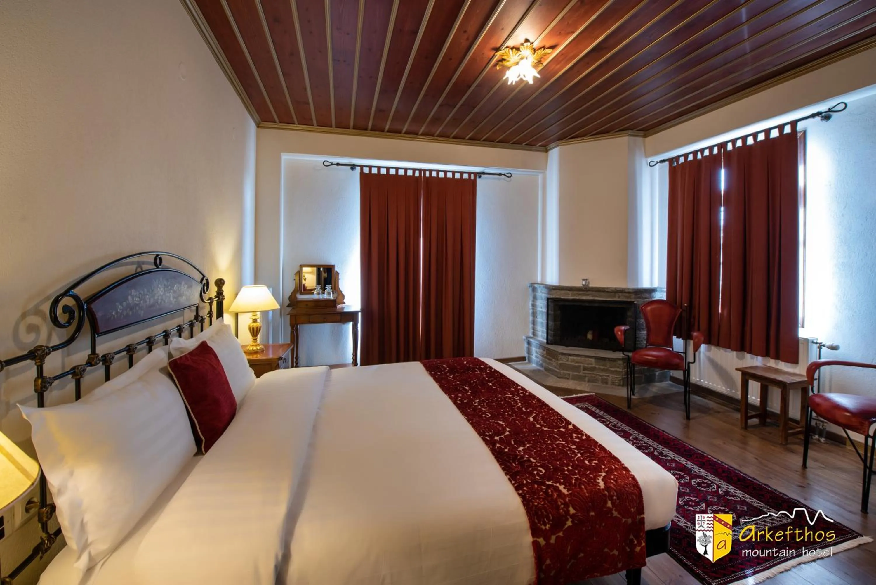 Bed in Arkefthos Mountain Hotel