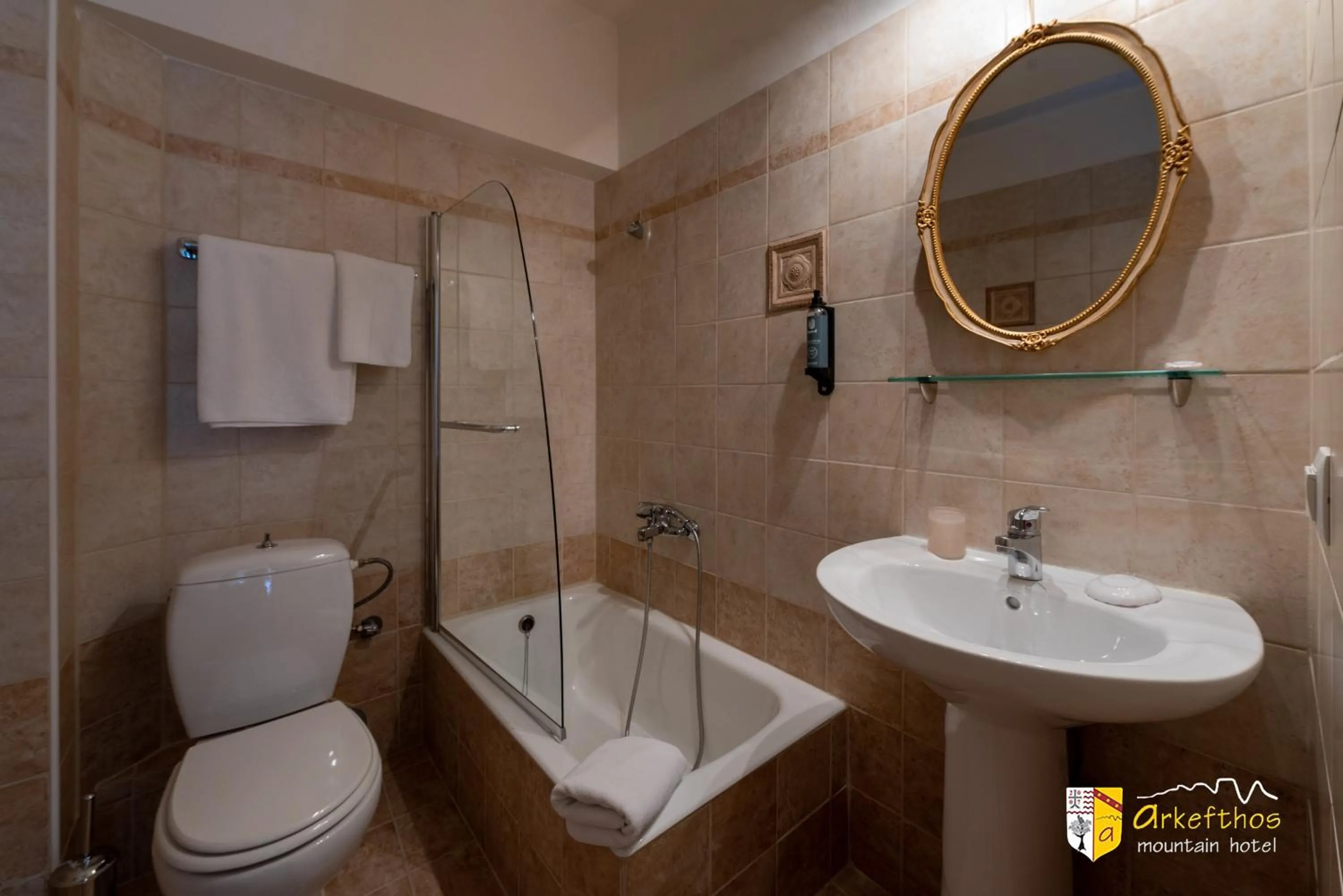 Bathroom in Arkefthos Mountain Hotel