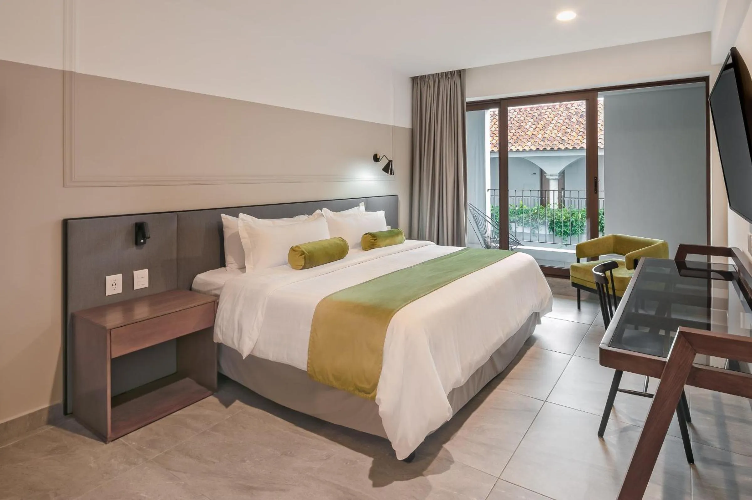 Photo of the whole room, Bed in Gamma Orizaba Grand Hotel de France